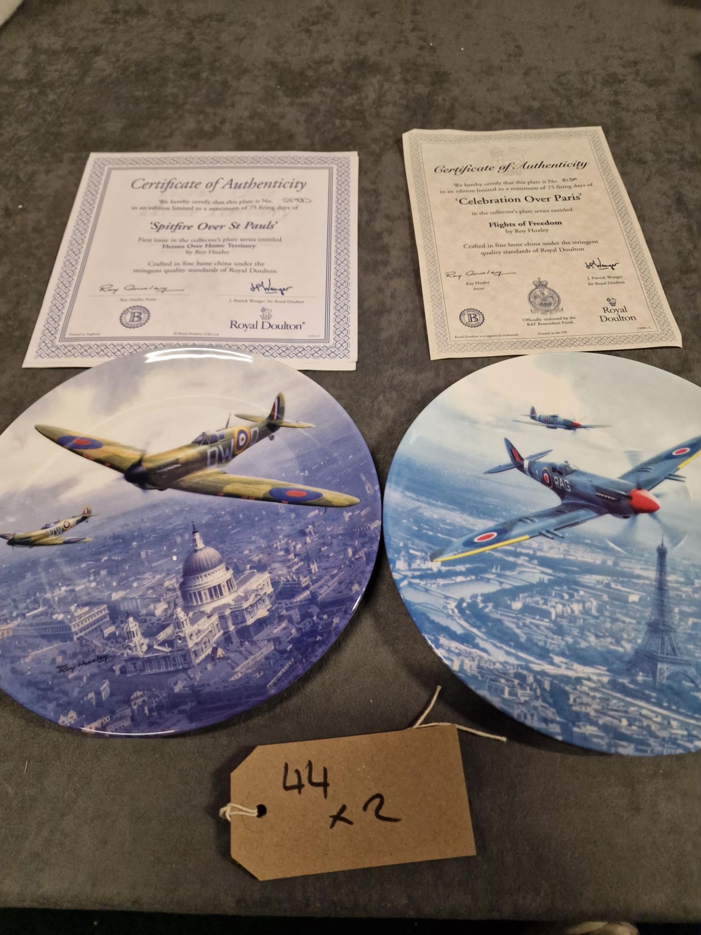 2x Roy Huxley Limited Edition Fine Porcelain Commemorative Wall Plates For Royal Daulton (1) Over - Bild 2 aus 10