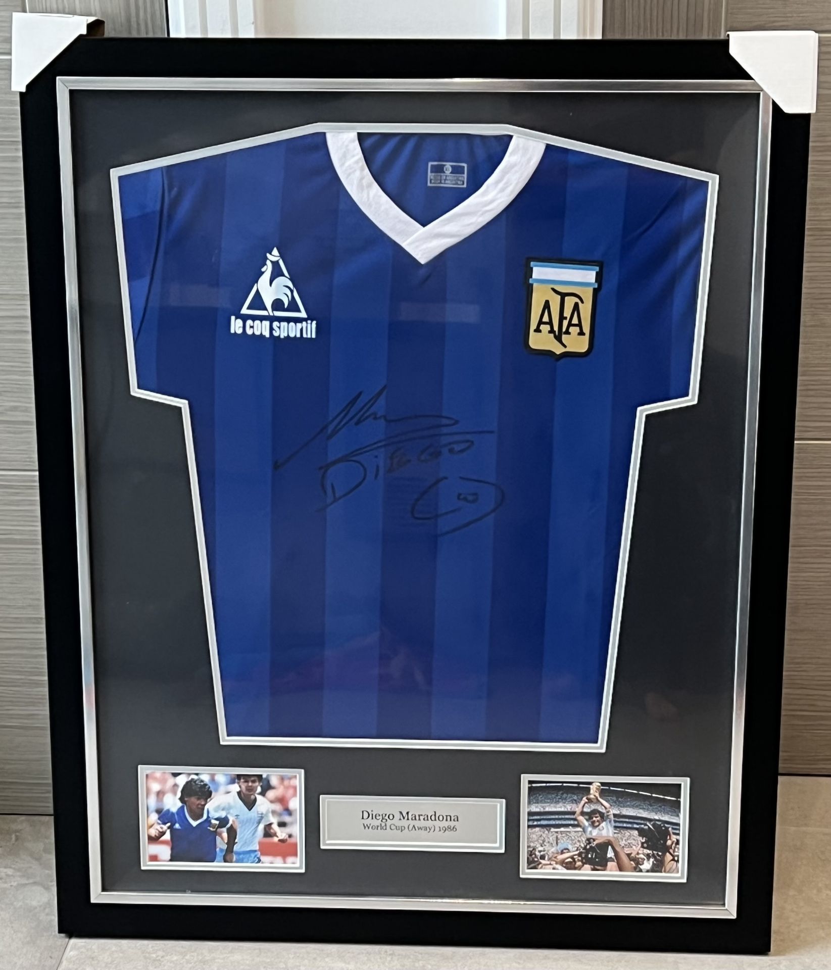 Hand signed Argentina World Cup 1986 away blue football shirt by Diego Maradona presented within a - Image 6 of 18