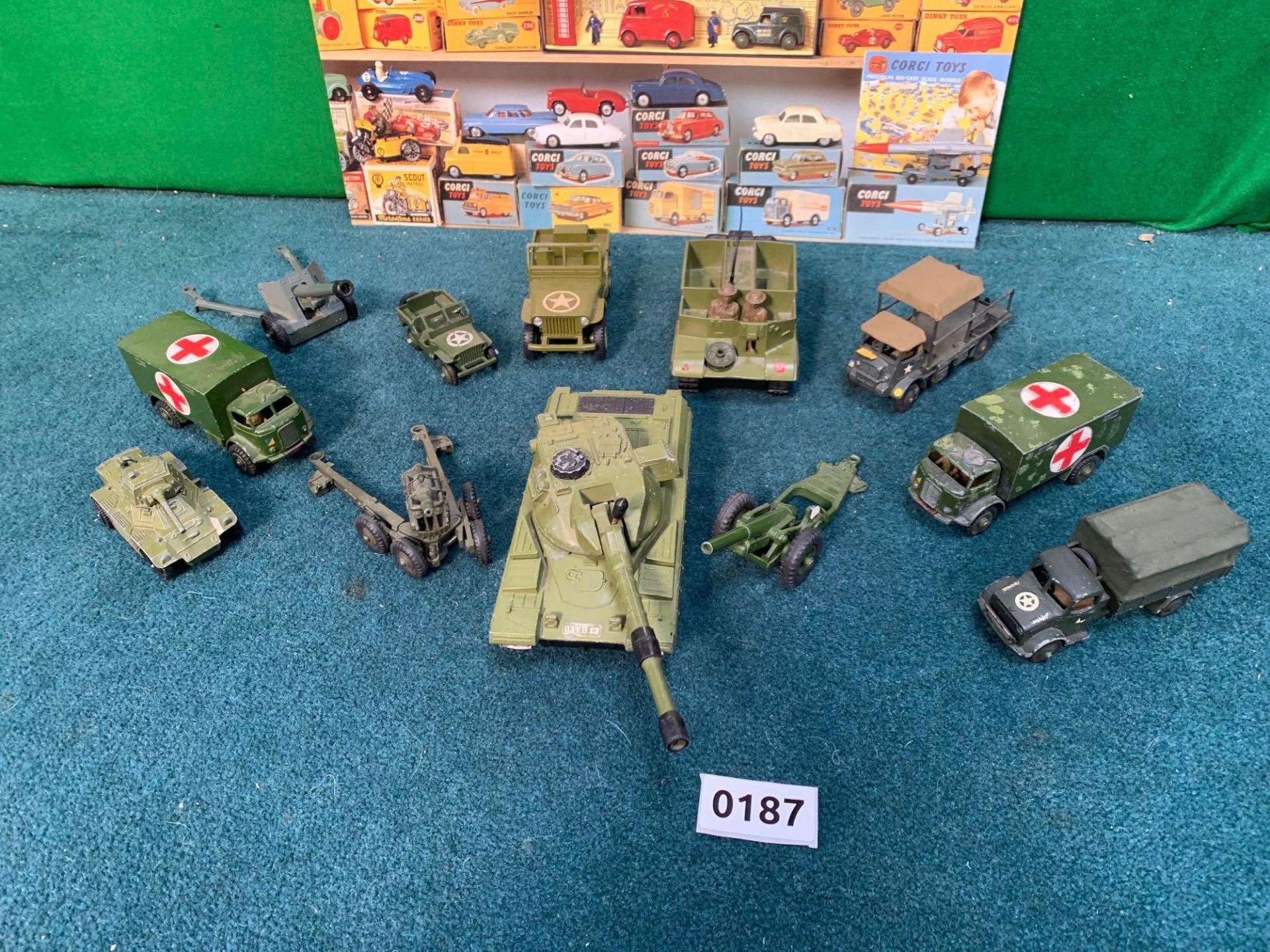 A Selection Of Dinky Military Vehicles Includes 2 X Jeeps 3 X Anti-Tank Guns And 2 X Military - Image 9 of 9
