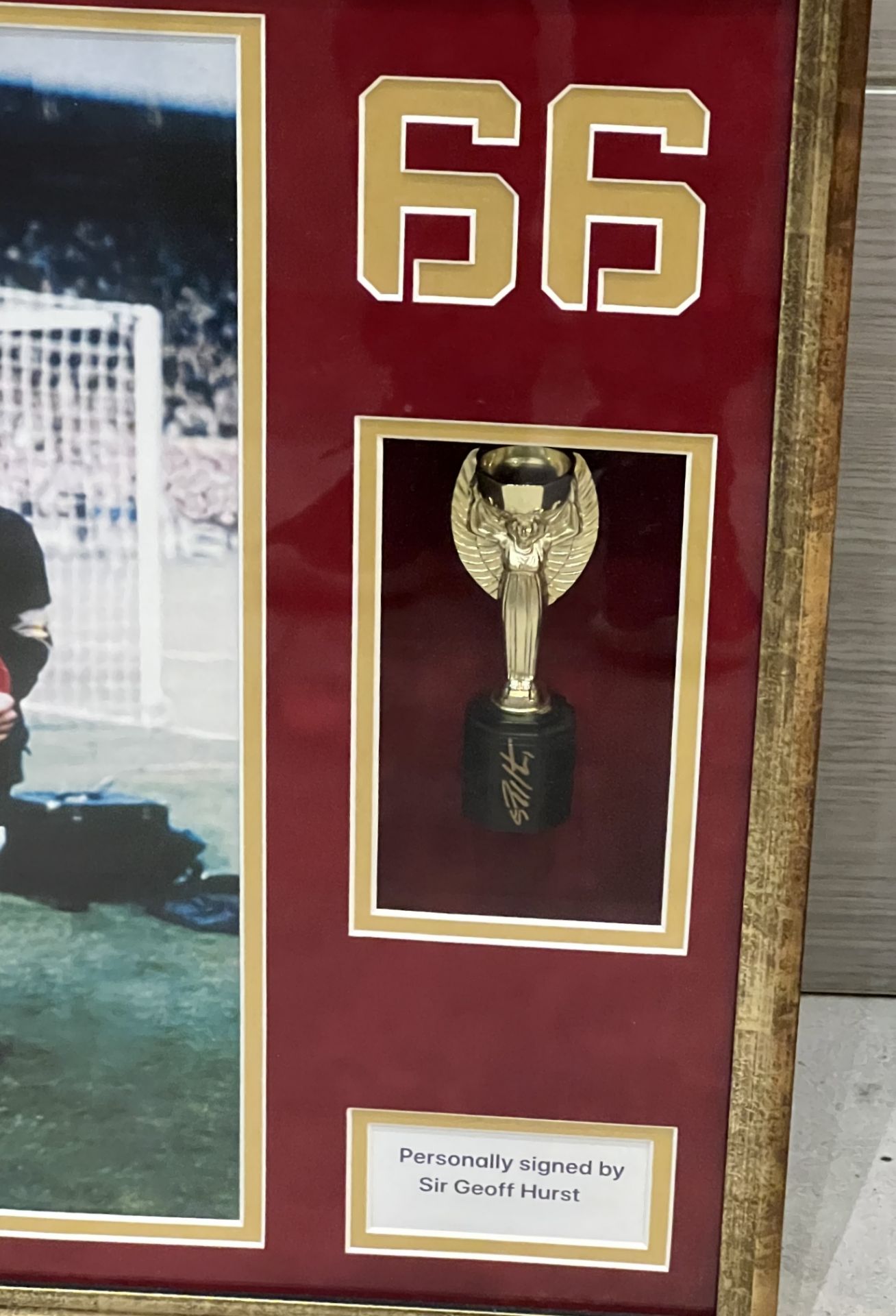 Hand signed presentation of Sir Geoff Hurst featuring a mounted hand signed minature 1966 World - Image 2 of 6