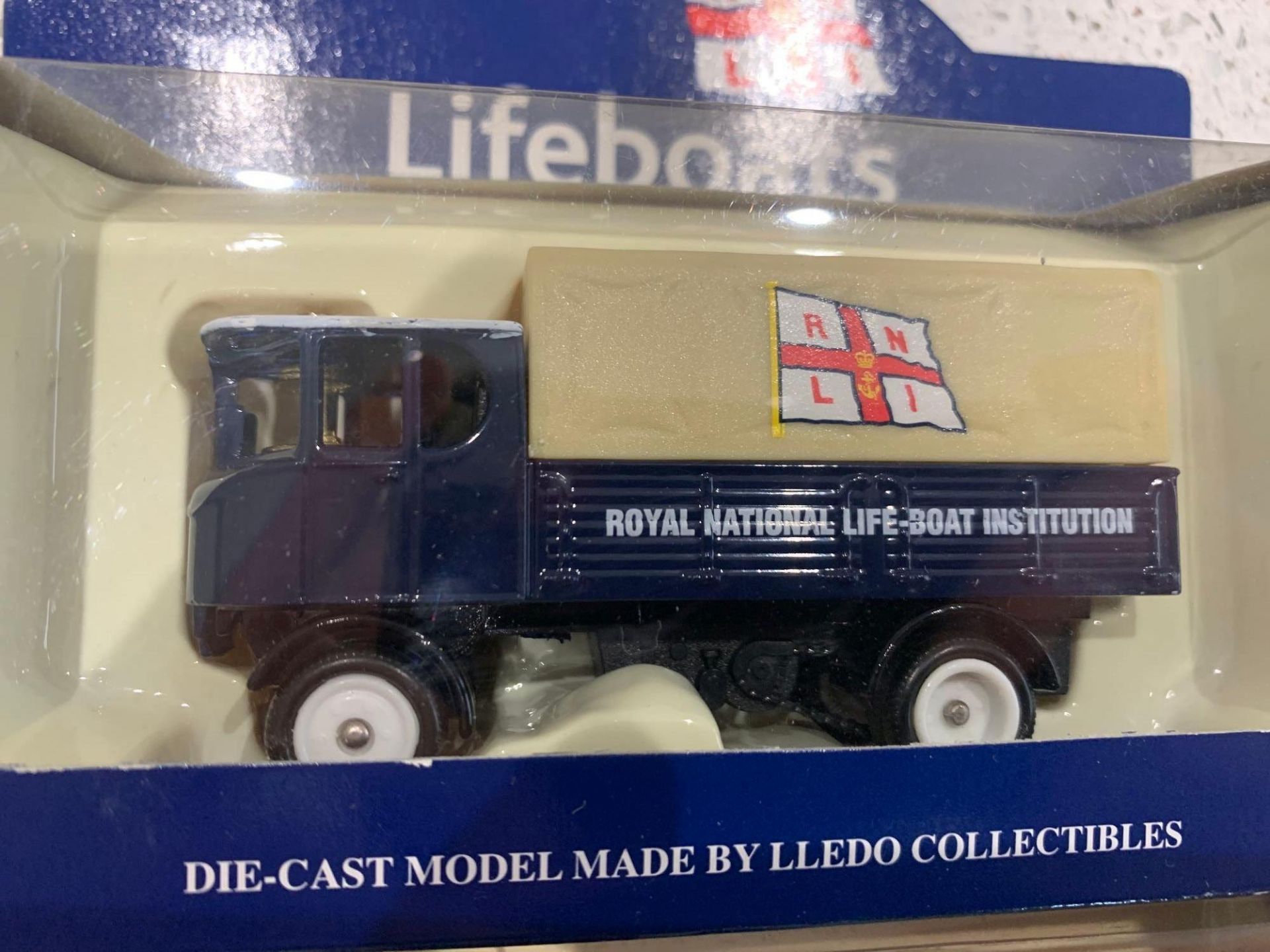 Lledo Diecast Scale Model RNLI Lifeboat Vehicles. Lorry And Van As Pictured - Image 2 of 6