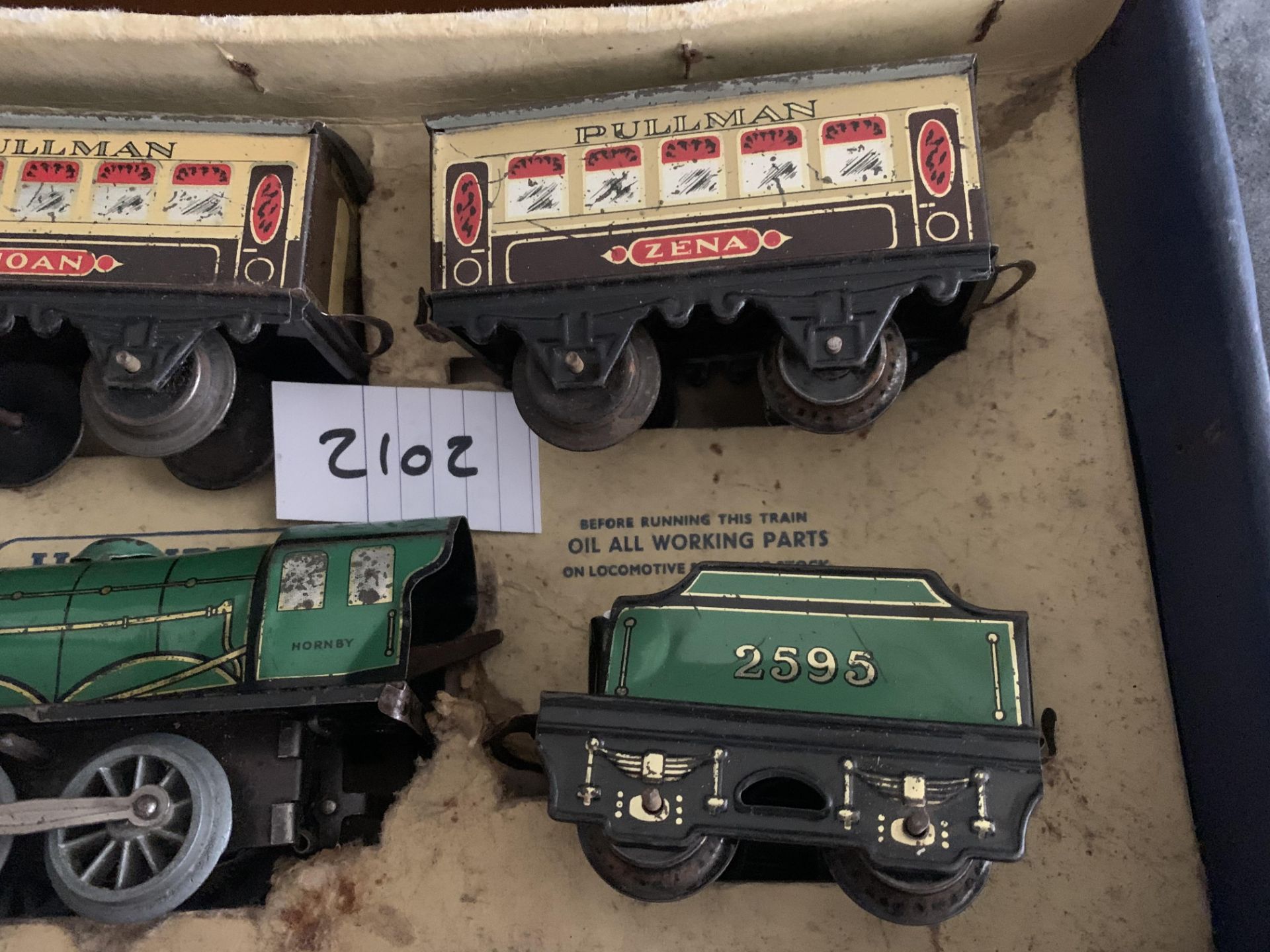 Hornby 0 Gauge - MO Clockwork Passenger Set With 0-4-0 Tender Locomotive No.2595, Joan And Zena - Bild 4 aus 5