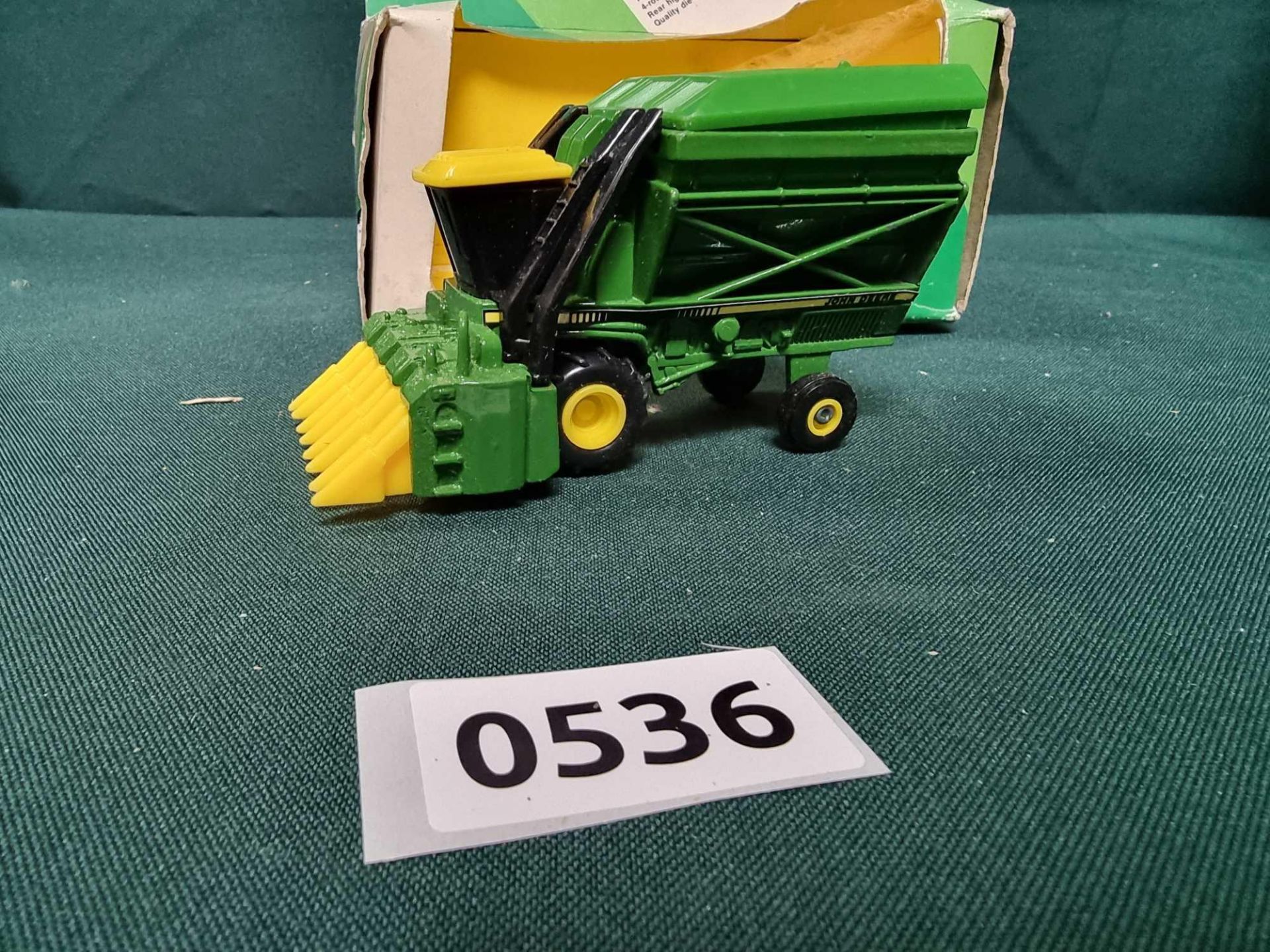 ERTL # 100-1HEO John Deere Cotton Picker 1/80th Scale Diecast Model A Stunning Diecast Of The Famous - Bild 2 aus 4