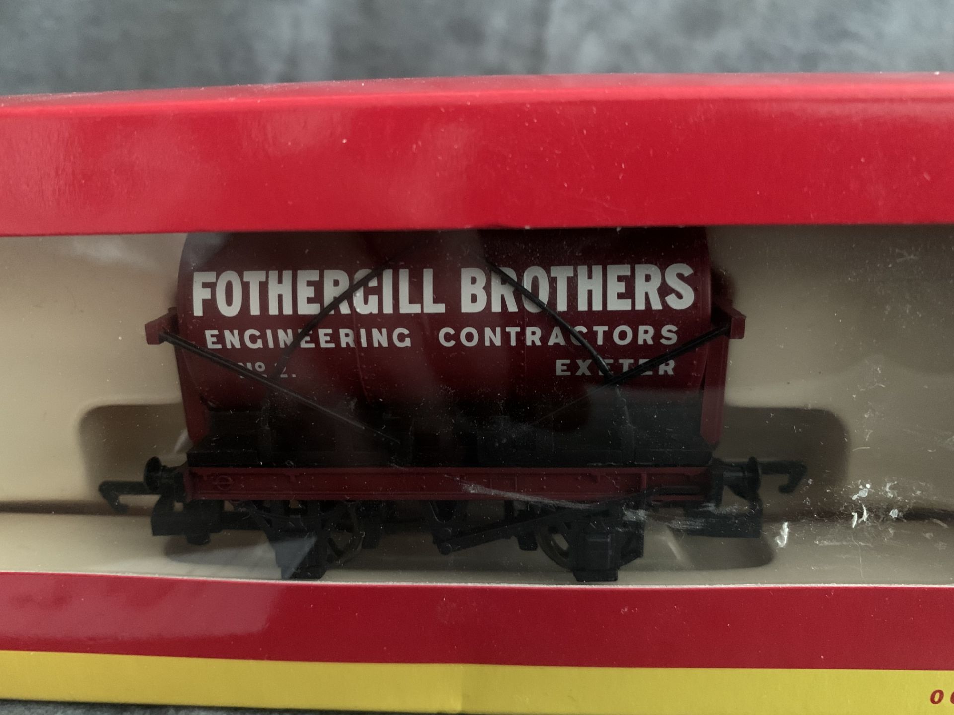 Hornby R6569 12 Ton Tanker Fothergill Bros Oo Gauge (1:76 Scale) - Bild 2 aus 5