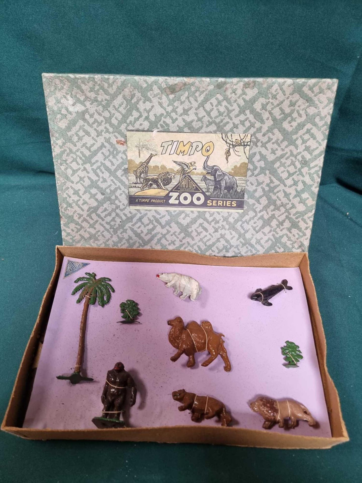 Timpo Zoo Series 9 X Lead Set Painted Models On Original Insert The Set Is Made From Painted Cast