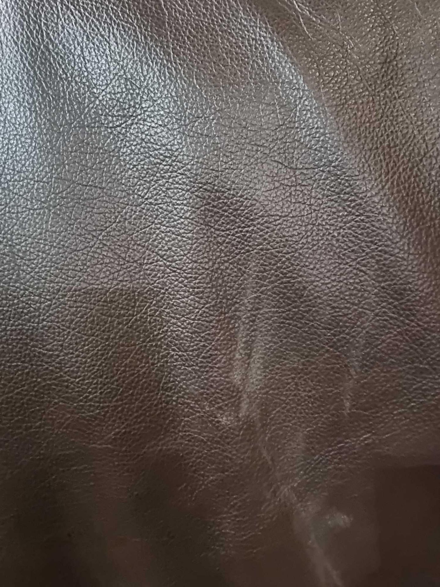 Mastrotto Hudson Chocolate Leather Hide approximately 3 74M2 2 2 x 1 7cm ( Hide No,241) - Bild 2 aus 2