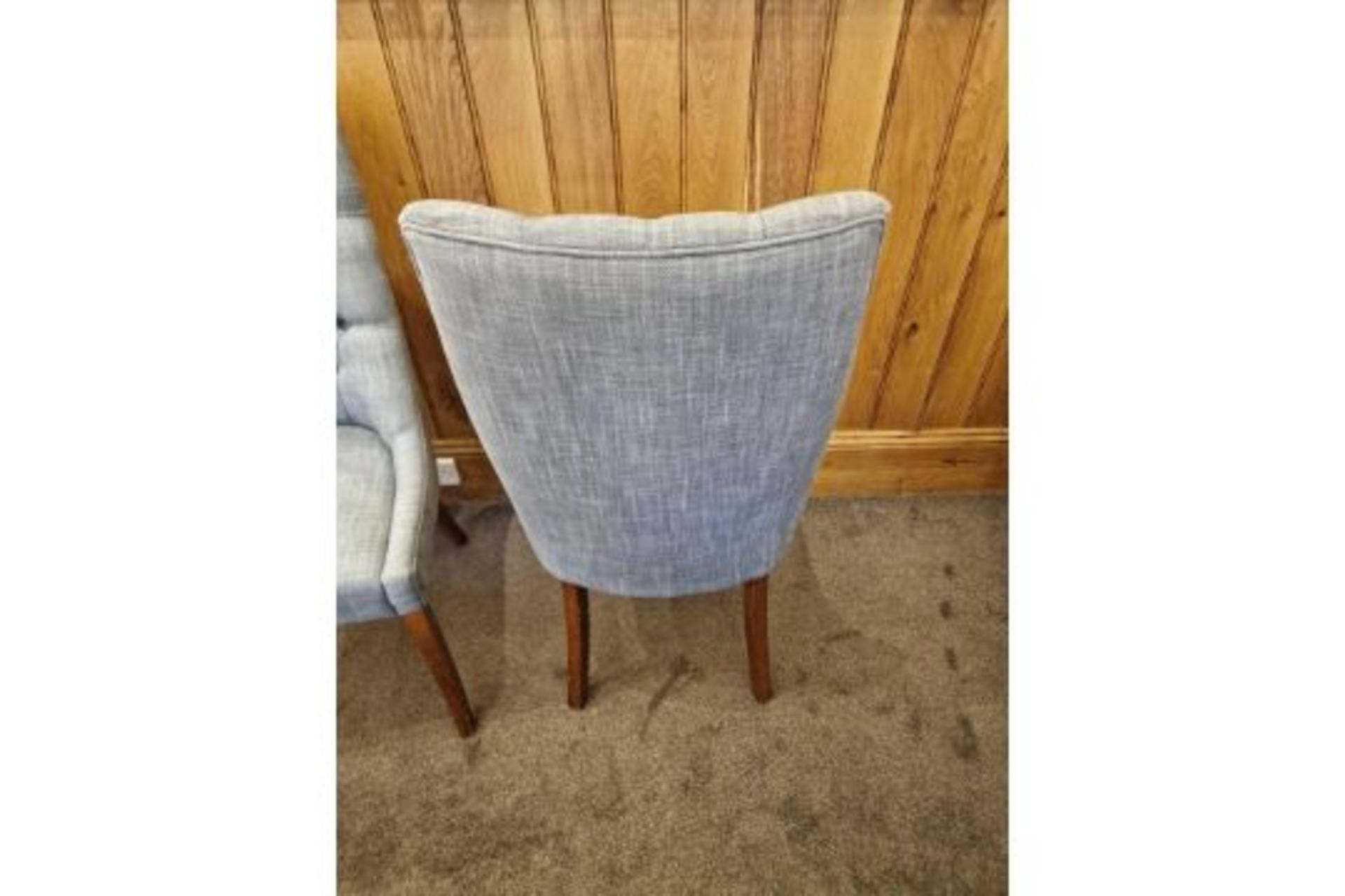 A Pair Of Bourne Furniture Sing Dining Chair Solid Timber Tufted Back Dining Chair Upholstered In - Bild 4 aus 4