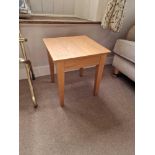 Light Oak Side Table The Timeless Design Emphasises The Natural Grain Of Wood, Along With Tapered