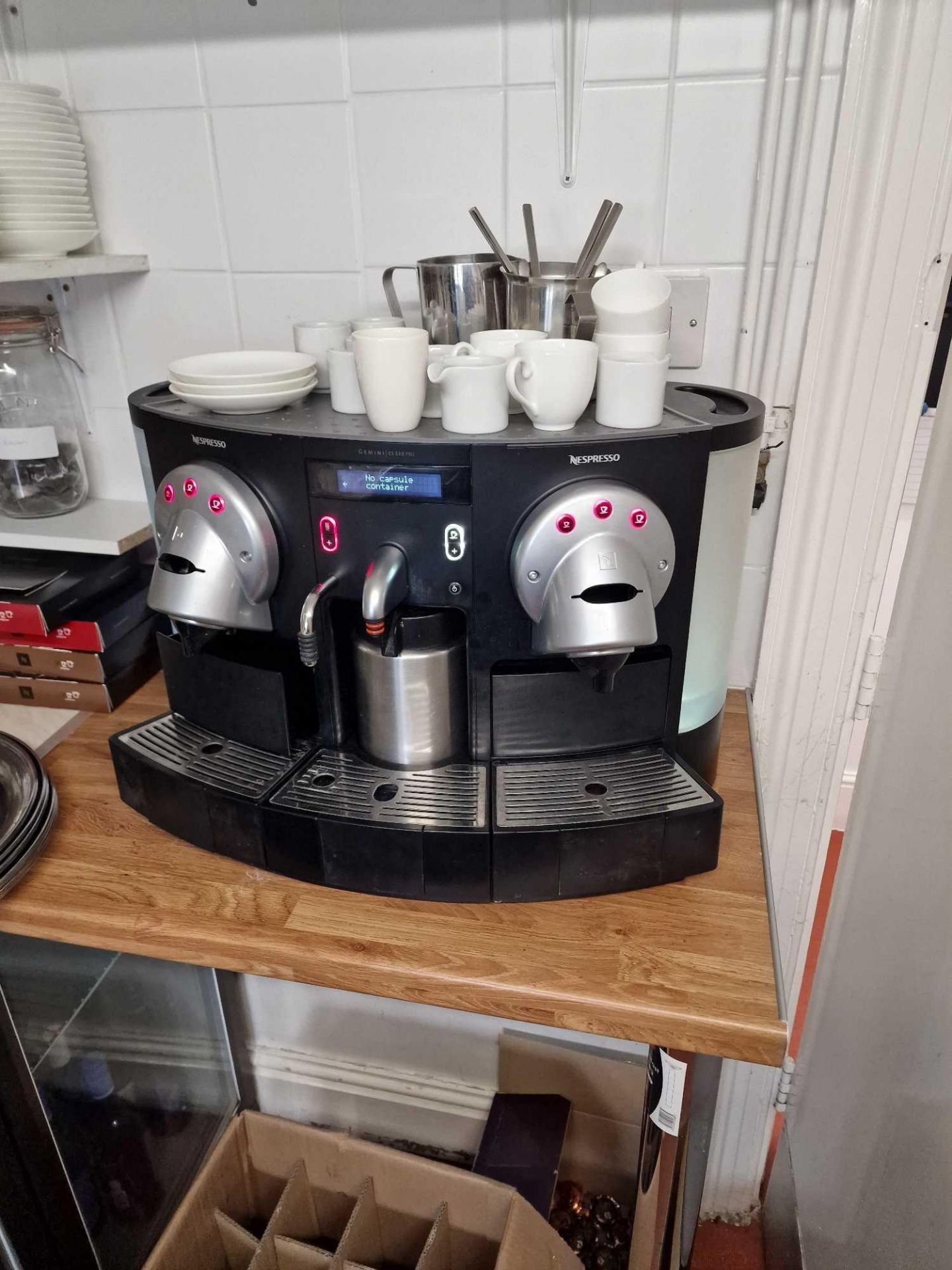 Nespresso Professional Gemini CS220 / 702 Two Cup Counter Top Coffee Pod Machine 16 Bar Pressure 560