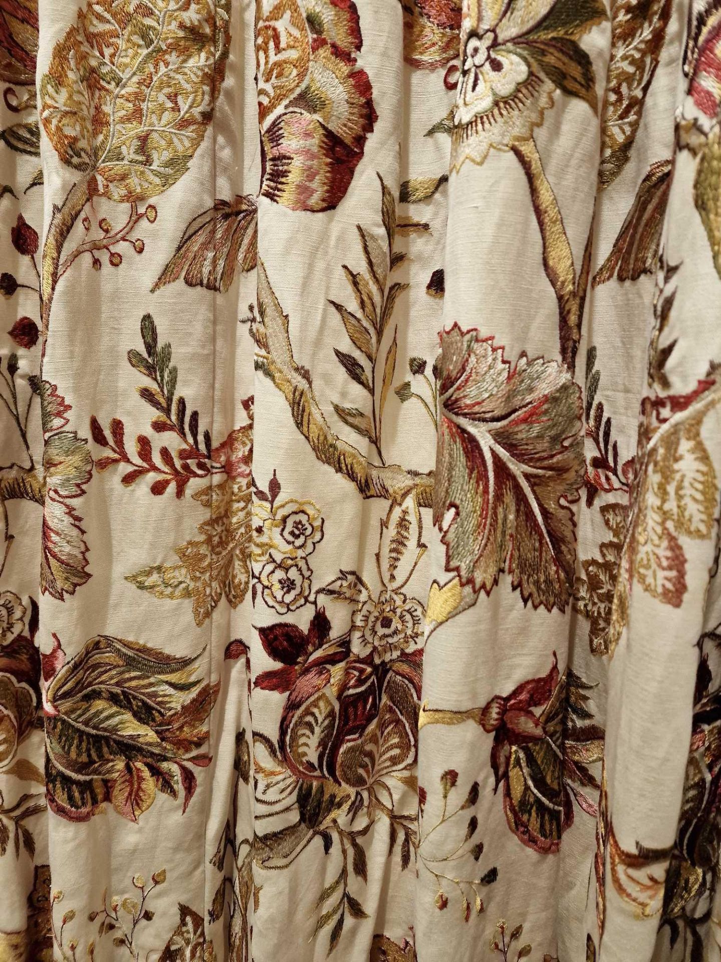 Drapery Ã¢â‚¬â€œ A Pair Of Handmade Bespoke Jacquard Fully Lined Drapery ICPT In Cream With - Image 9 of 9