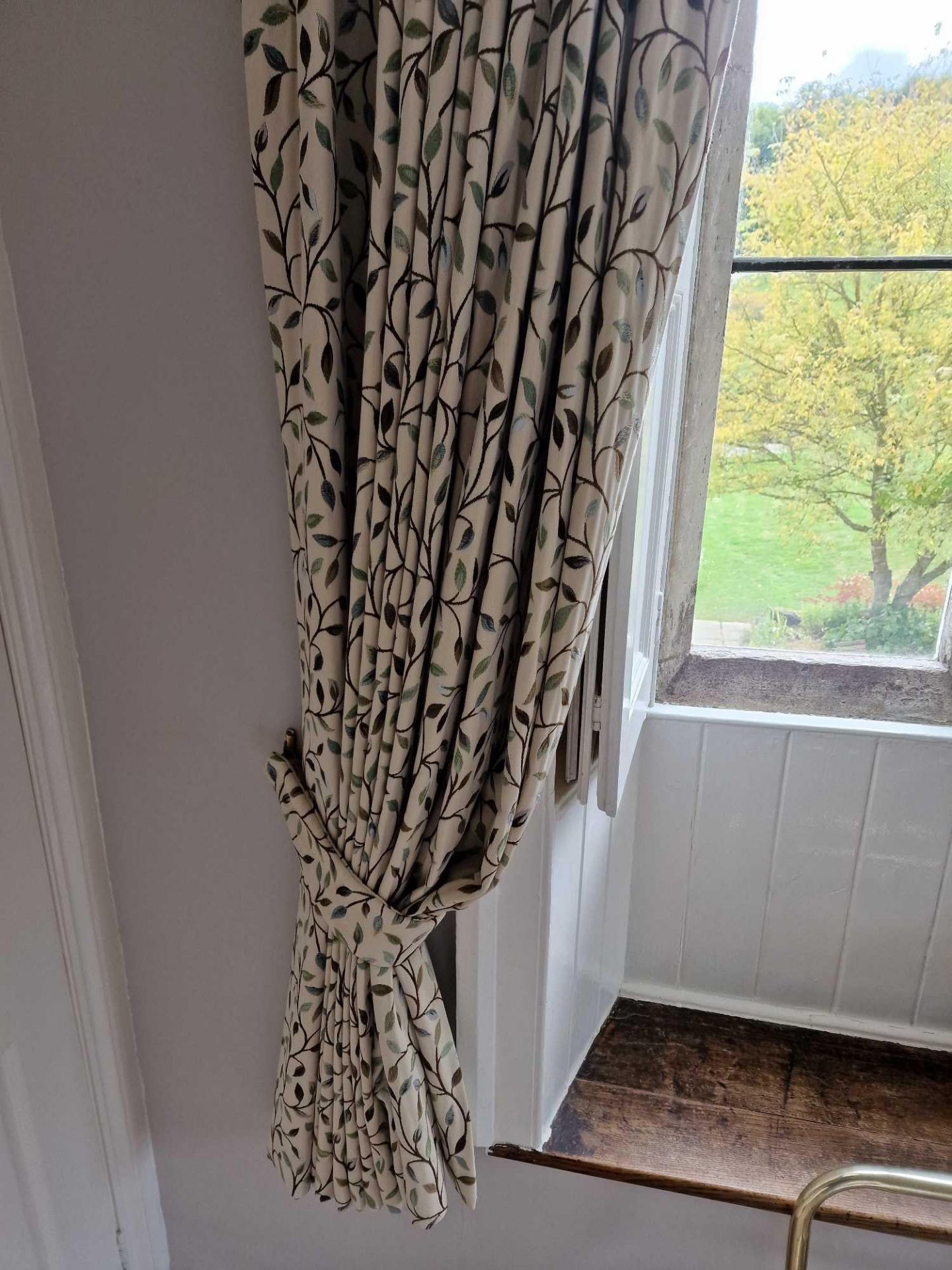 2 x Pairs Of Heavy Jacquard Embossed Fully Lined Drapes With A Repeating Leaf Pattern Complete - Bild 2 aus 5