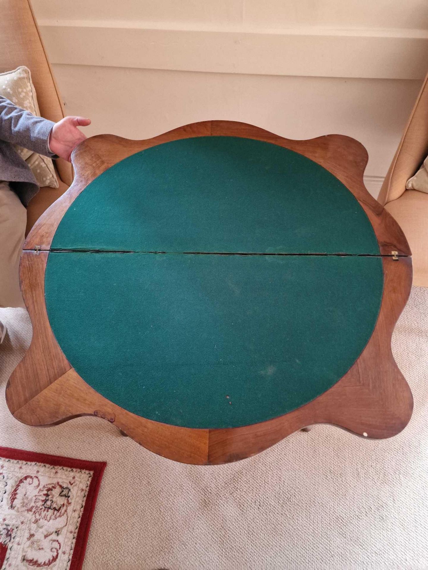 George II Period Mahogany Fold Over Top Card, Tea Or Gaming Table. The Beautifully Shaped Figured - Bild 2 aus 2