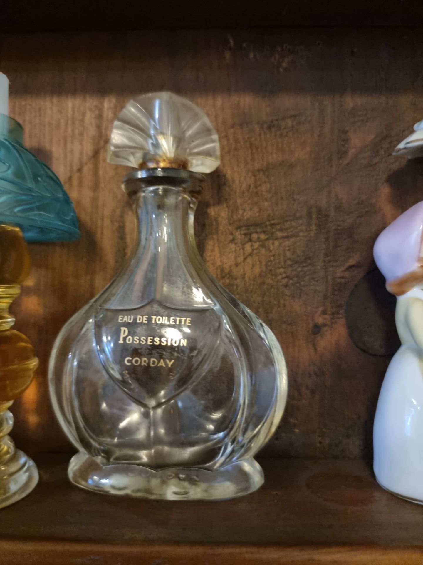 A Glazed Wooden Wall Mounted Display Cabinet To Include The Contents Of 24 X Various Vintage Perfume - Bild 25 aus 30