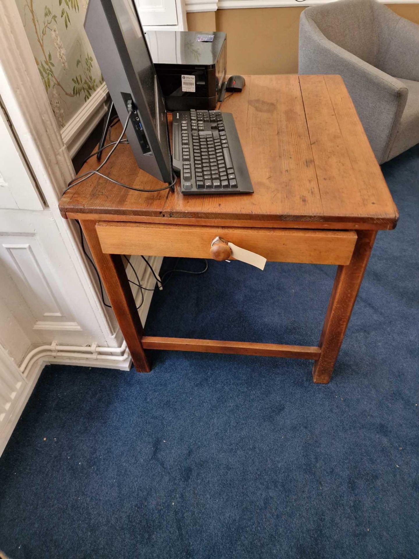 A Victorian Oak Table With Side Long Drawer 91 X 75 X 75cm - Bild 2 aus 4