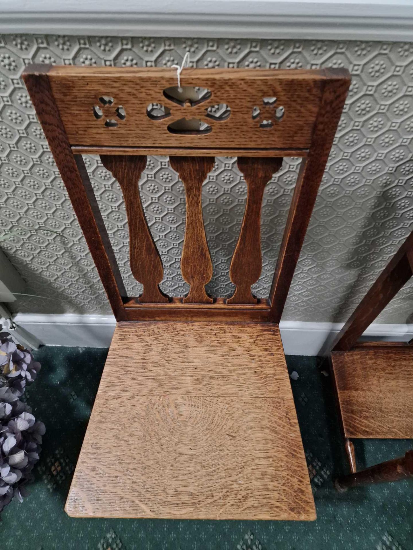 Victorian Oak Hall Chair The Vasiform Back Nicely Carved Sitting On Pad Feet 36 X 42 X 97cm - Bild 2 aus 5