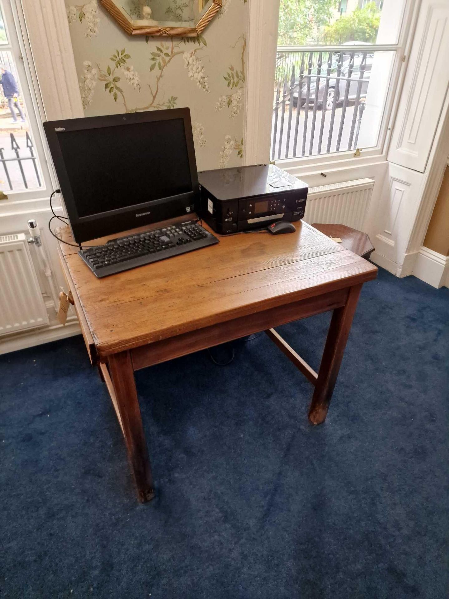 A Victorian Oak Table With Side Long Drawer 91 X 75 X 75cm