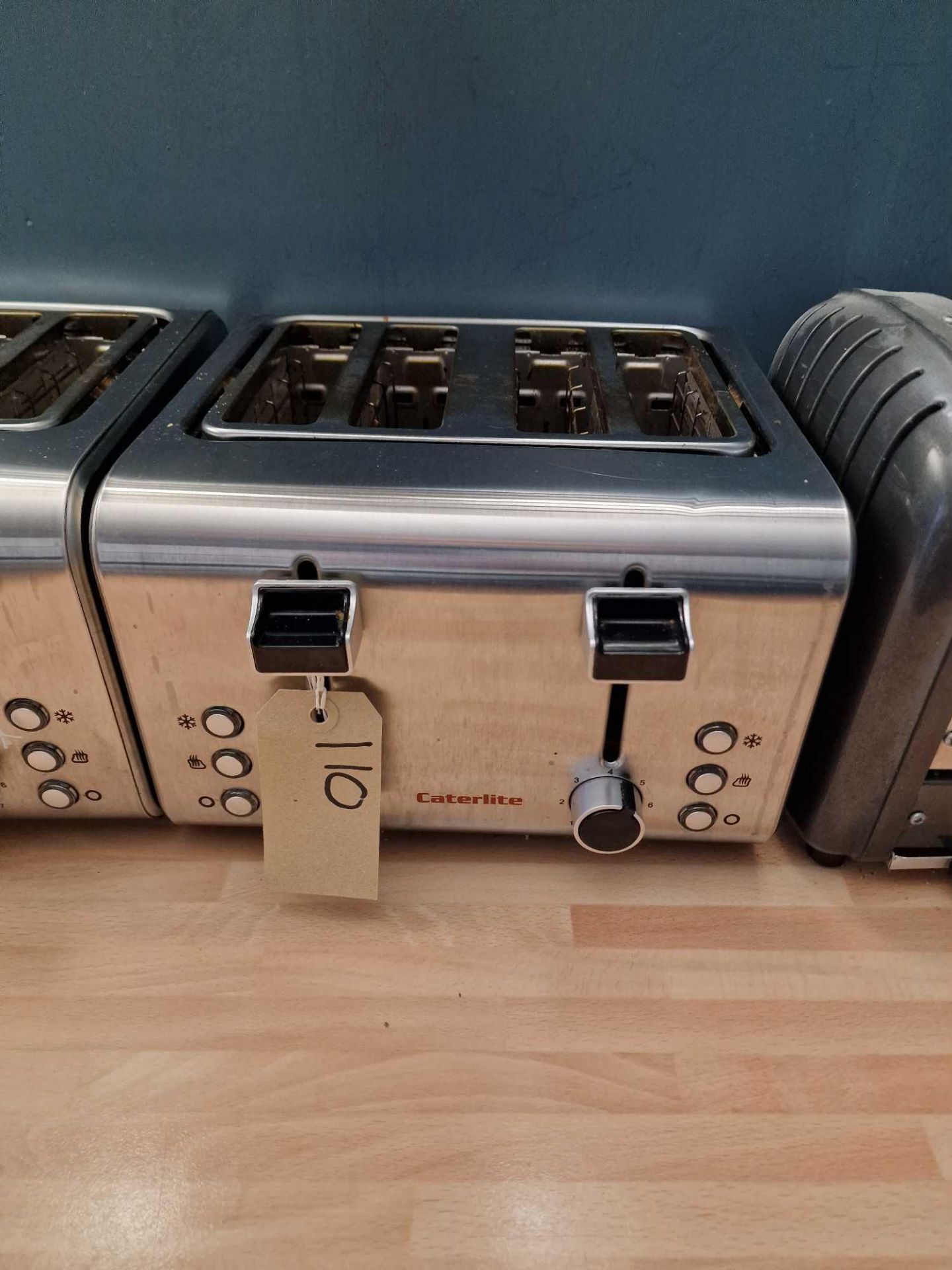 Caterlite 4 Slot Stainless Steel Toaster Adjustable Browning Control 1.4kw To 1.6kw Depending On