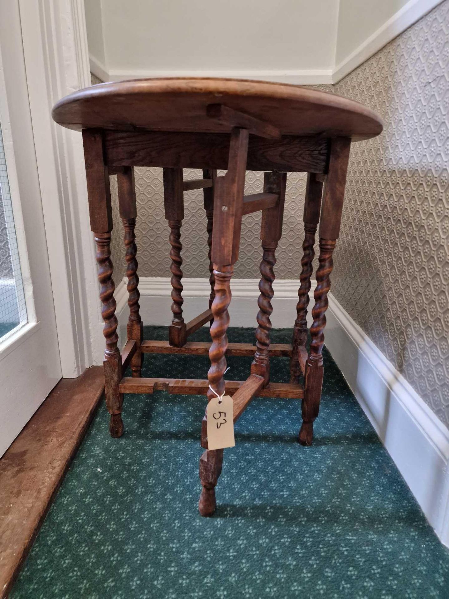 Oak Gate Leg Table Boasting A Marvellous Top With Two Drop Leaves, Bobbin And Reel Turned Column And - Bild 4 aus 6