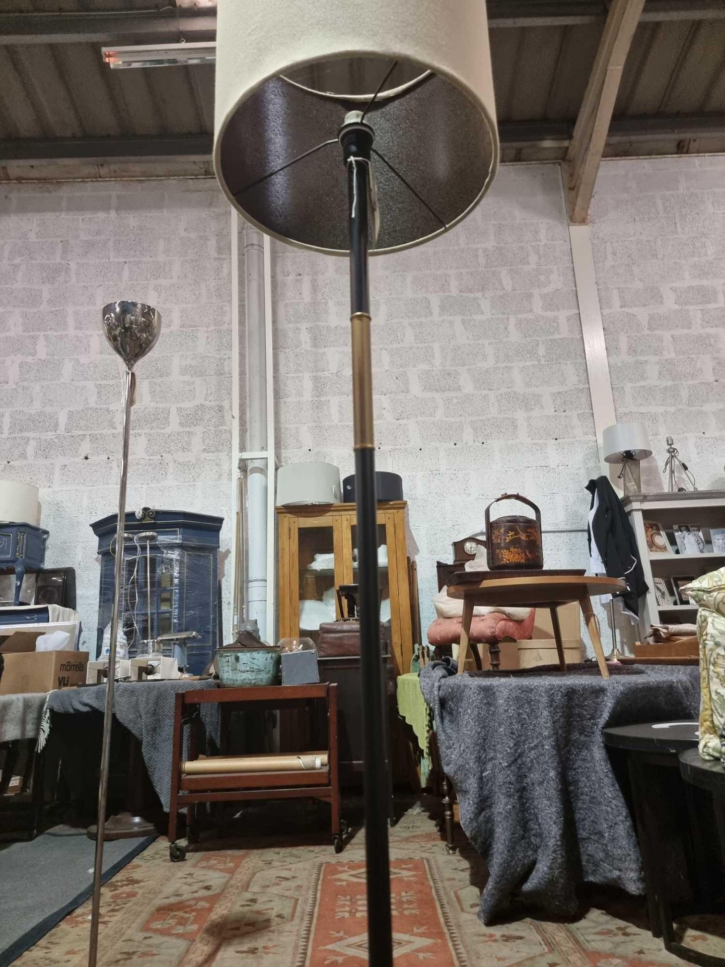 R V Astley Alix Floor Lamp - Antique Brass And Black Marble, Black And Antique Brass Floor Lamp W - Bild 5 aus 5