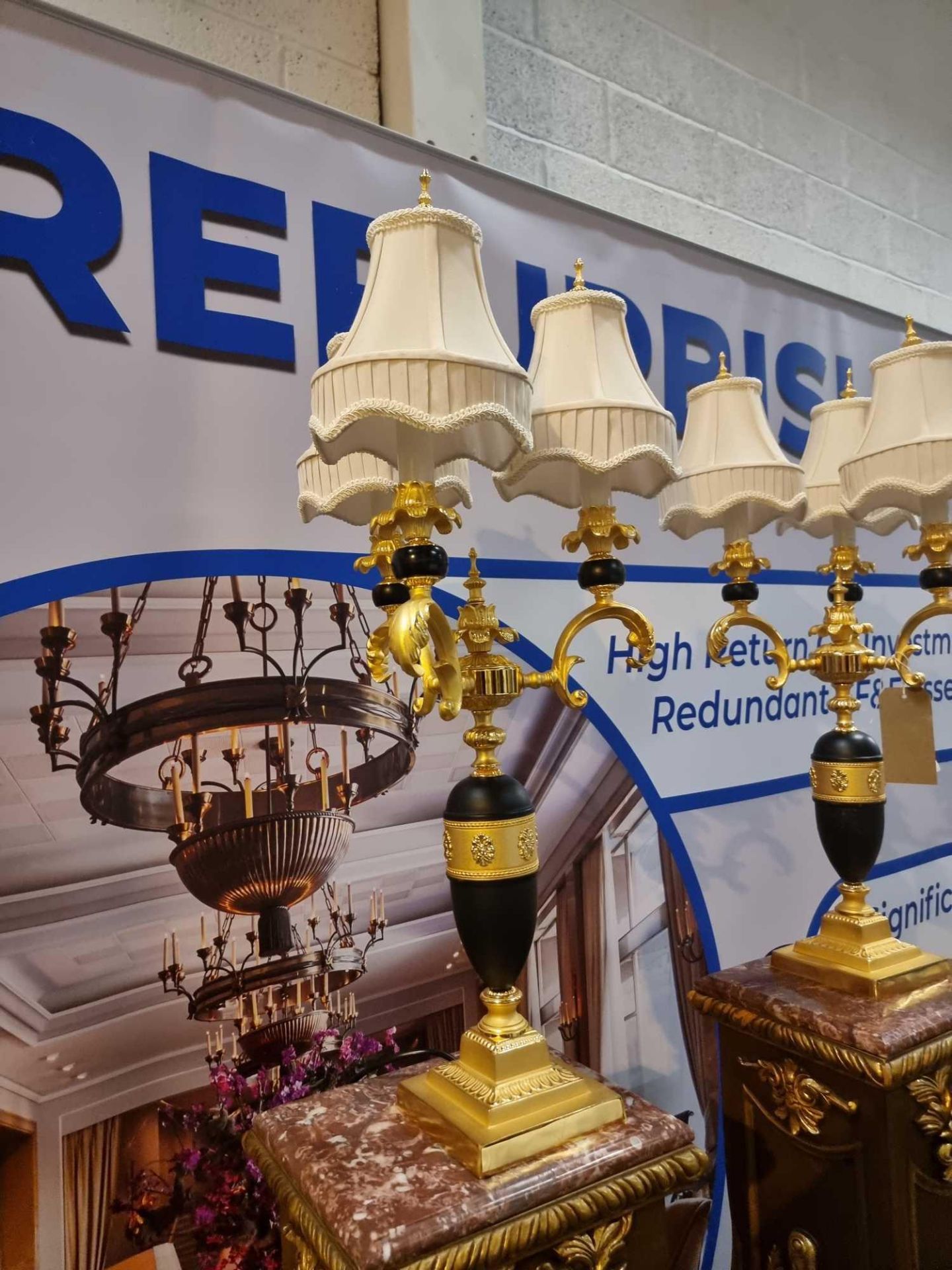 A Very Elegant Pair Of French Louis XVI Style Cobalt Blue And Ormolu Electrified Candelabra Lamps - Bild 6 aus 7