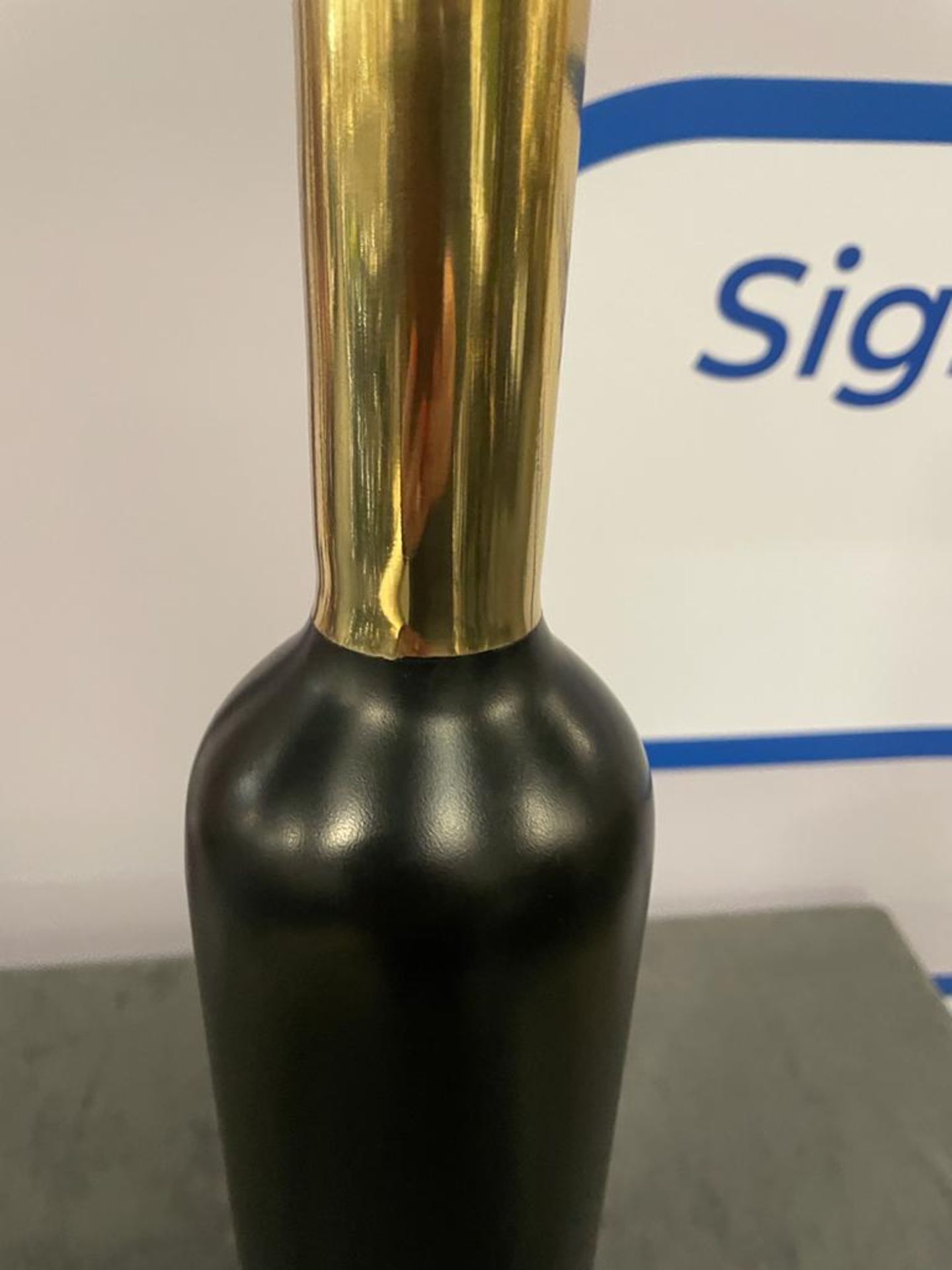 Black And Gold Metal Vase 71cm High ( CP1305) - Bild 2 aus 2