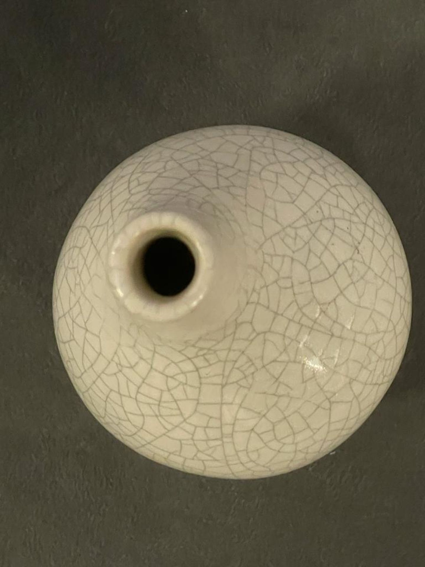 Handmade Speckeled Ceramic White Vase 14cm High ( CP1307) - Image 2 of 2