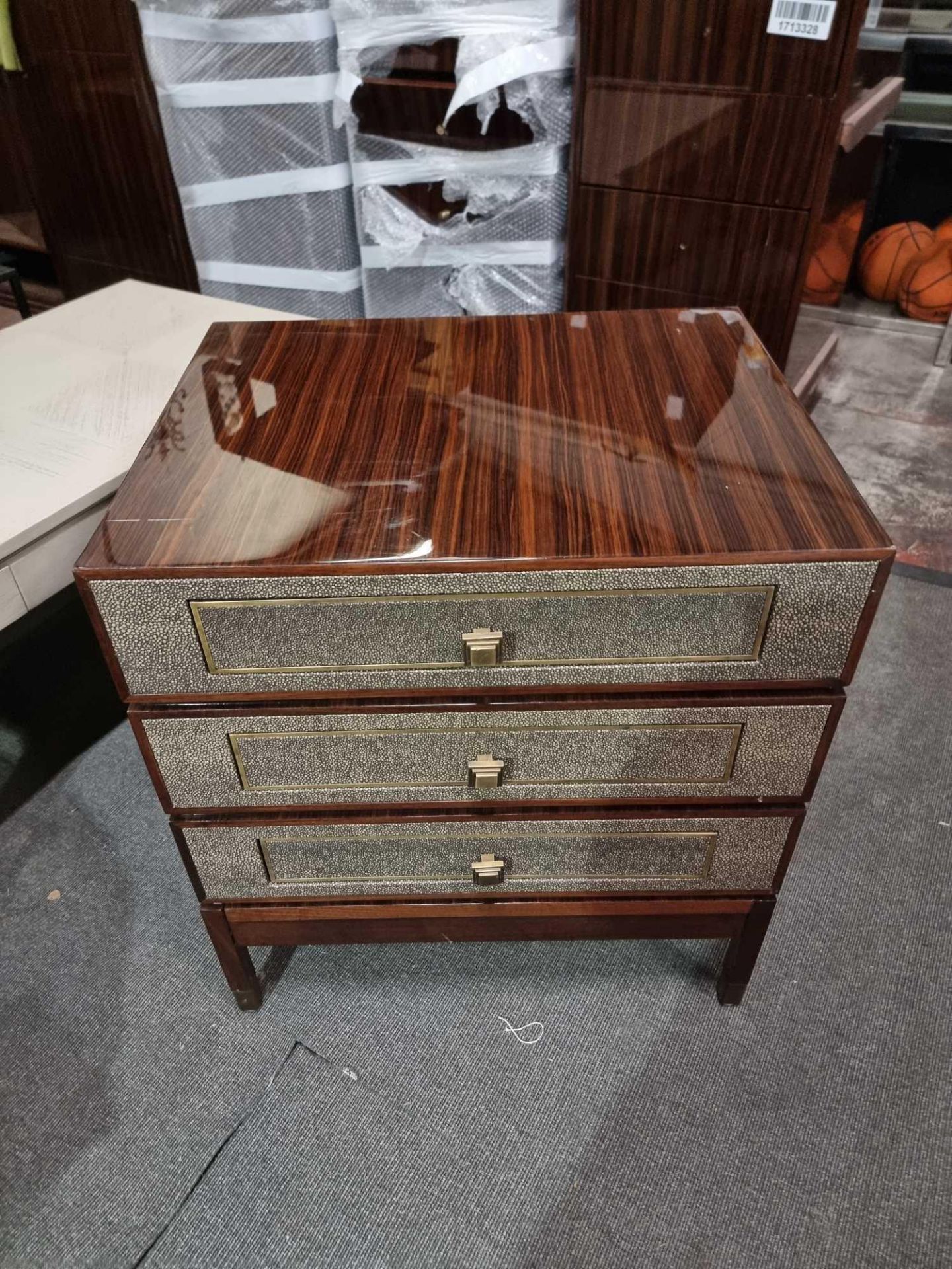 Macassar Ebony Three Drawer Bedside Cabinet With Shagreen Drawer Facias A Well Constructed Cabinet - Bild 2 aus 7