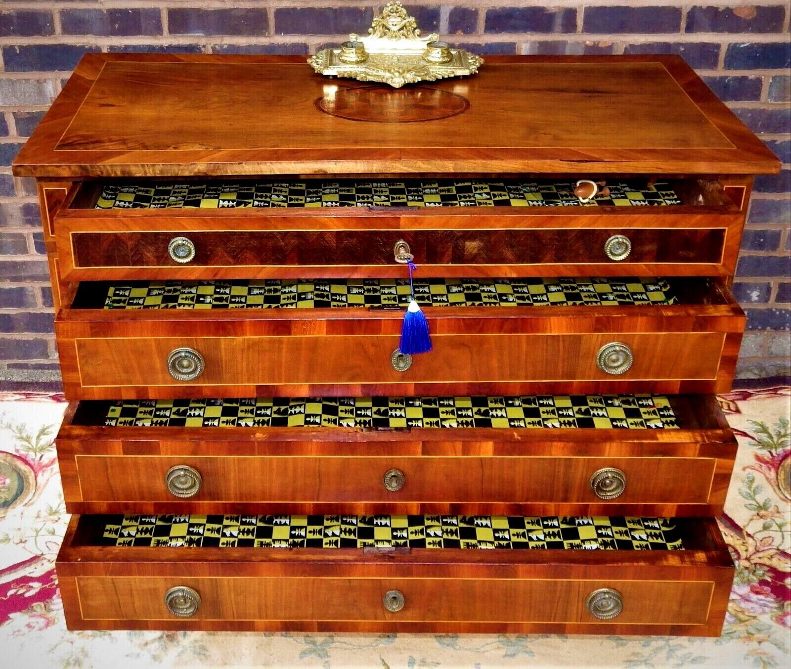 French Louis XV-XVI Transitional Period Commode Chest With Lovely Marquetry Inlay Top The Case In - Image 3 of 19