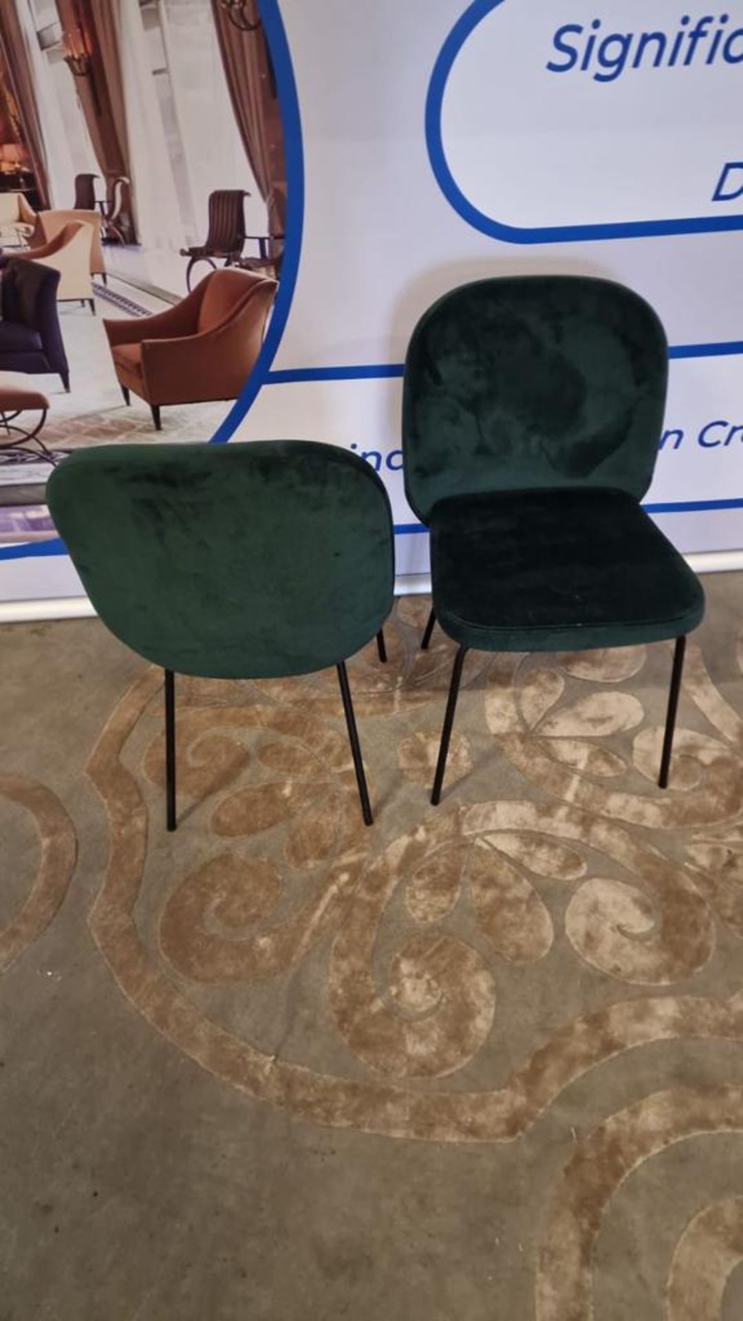 Simba Forest Green Velvet Side Chair Stylish Upholstered Dining Design With A Curved And Angular - Bild 2 aus 3