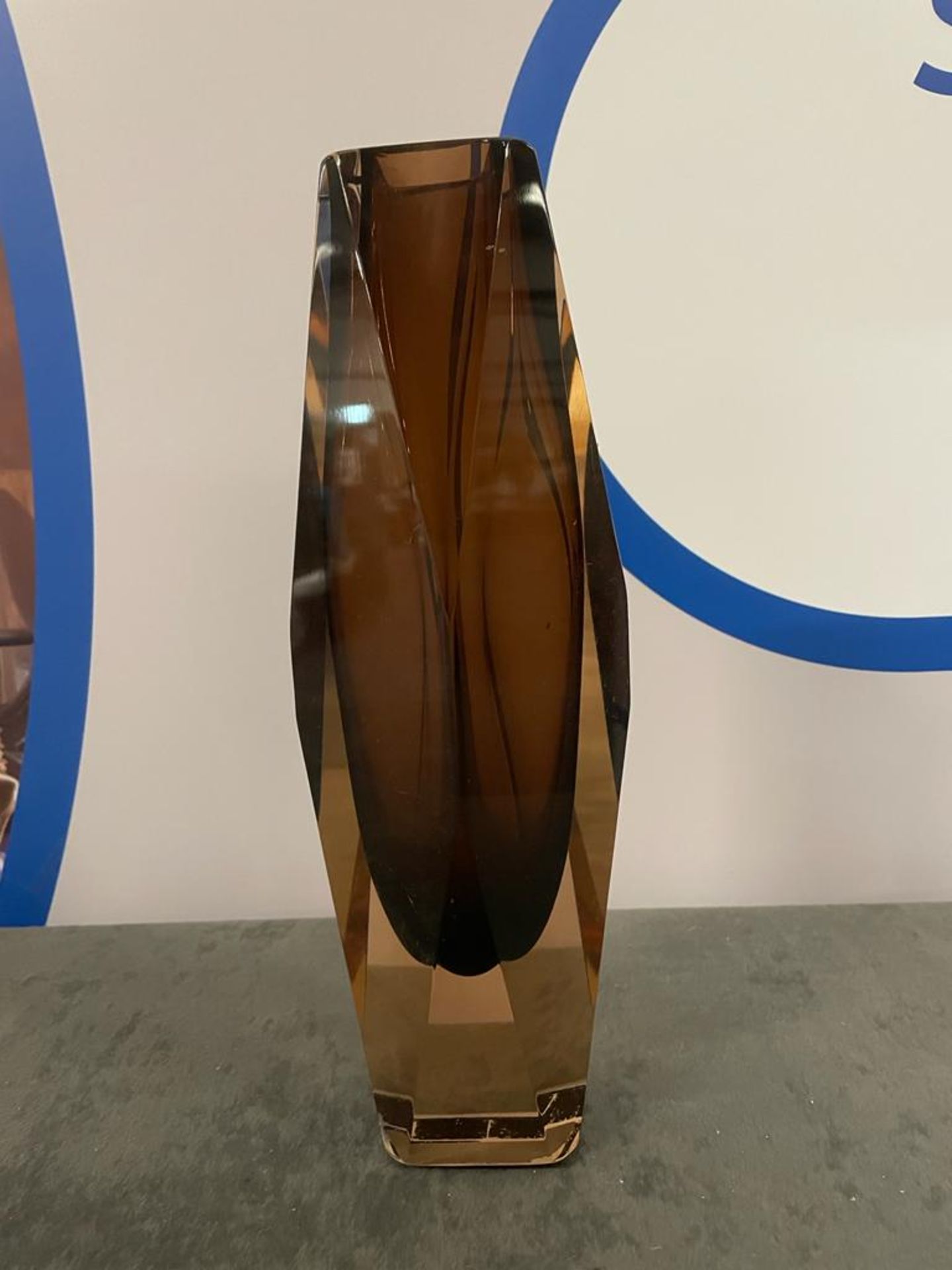 A Textured Brown Glass Vase 31 Cm High ( CP1272) - Bild 2 aus 3