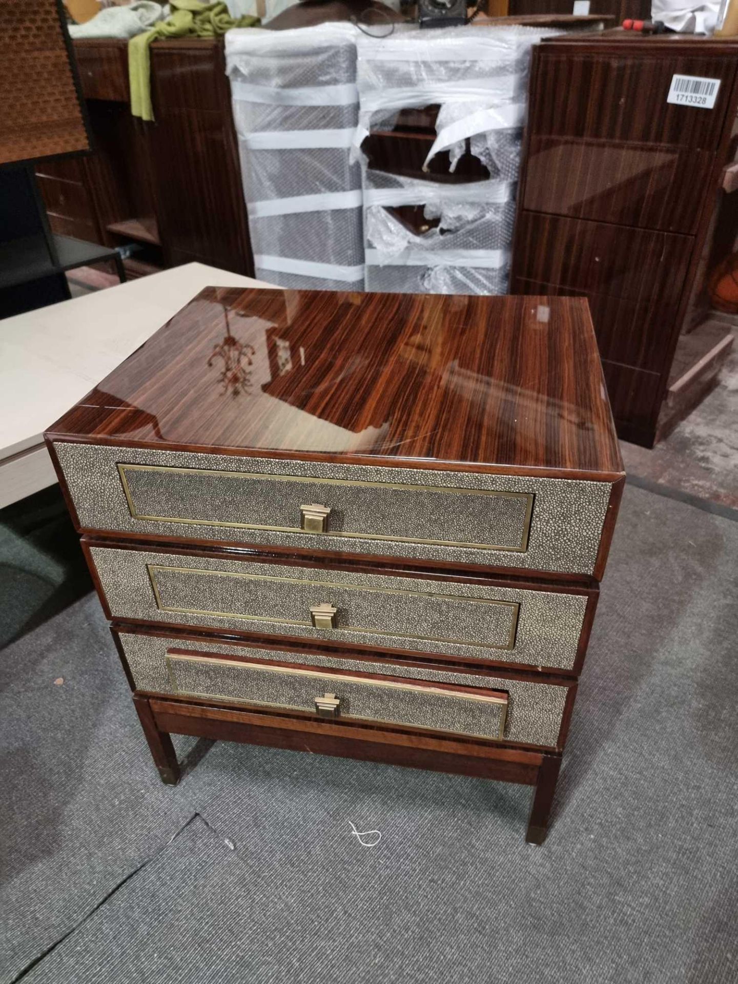 Macassar Ebony Three Drawer Bedside Cabinet With Shagreen Drawer Facias A Well Constructed Cabinet - Bild 7 aus 7