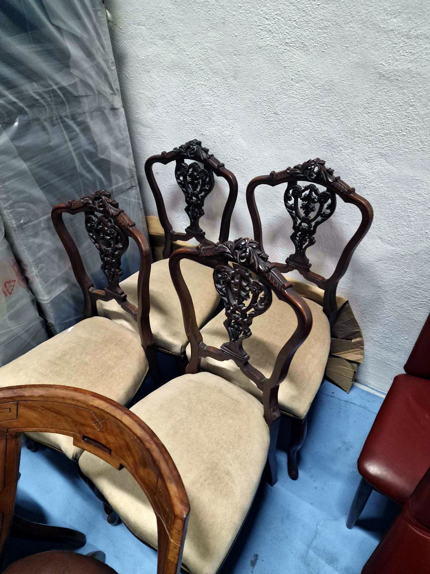 An Elegant Set of 4 Victorian Dining Chairs Elaborately Carved Top Rail And Shield Backs The Seats - Image 3 of 17