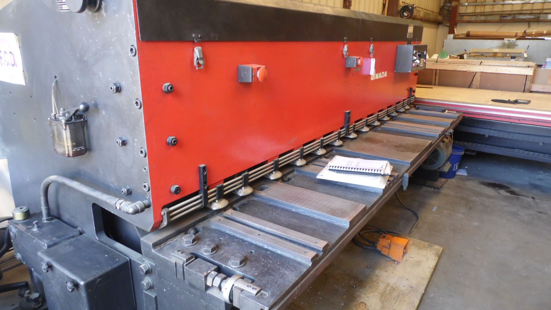 AMADA 10 FT. SHEAR - Image 3 of 4