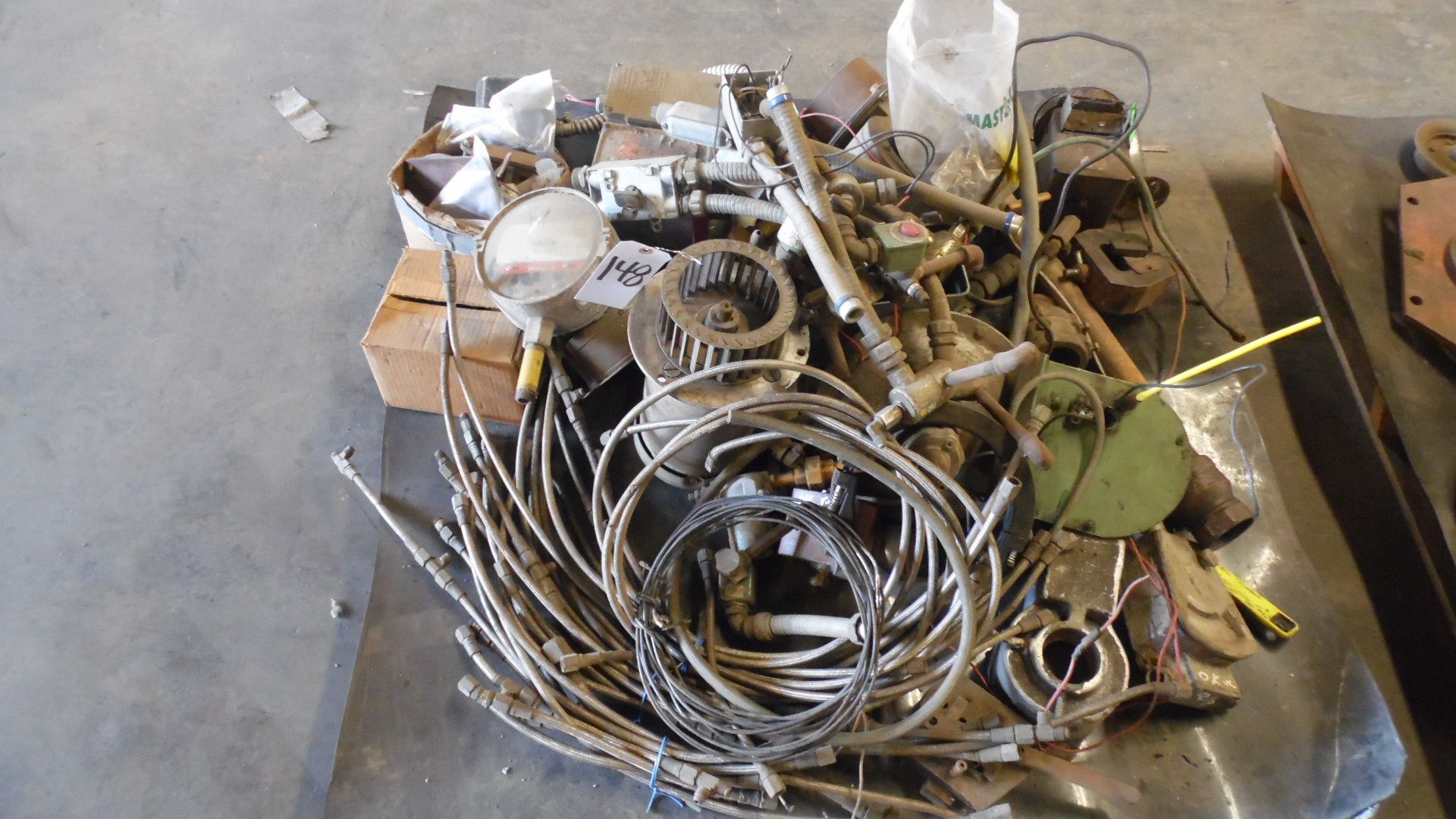 ASSORTED HOSES / GAGES