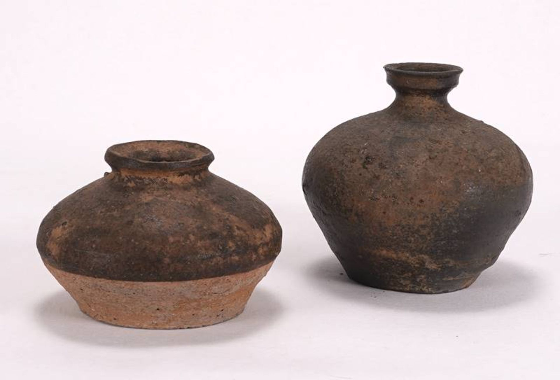 2 antique vessels