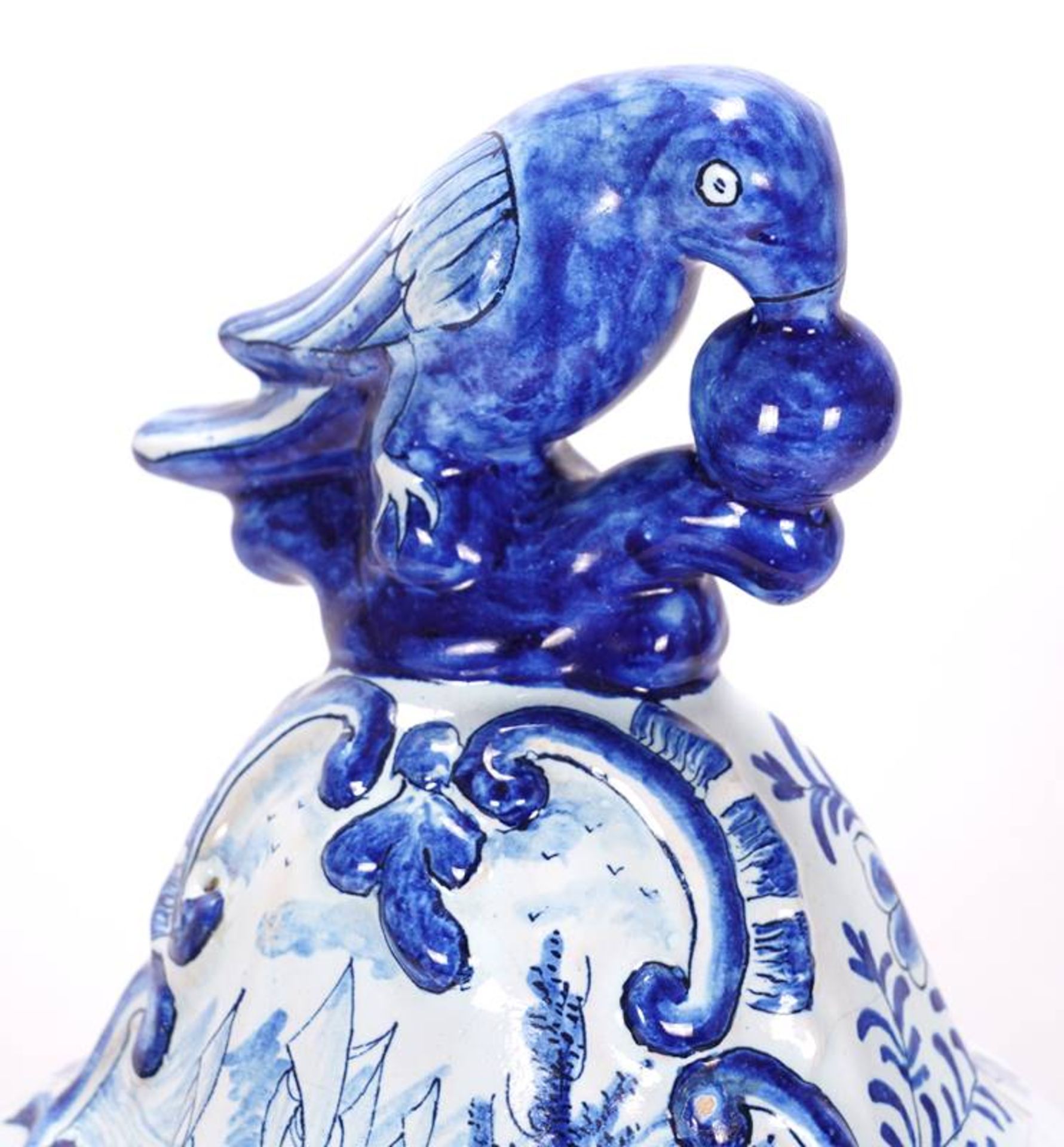 Delft lidded vase - Image 3 of 5