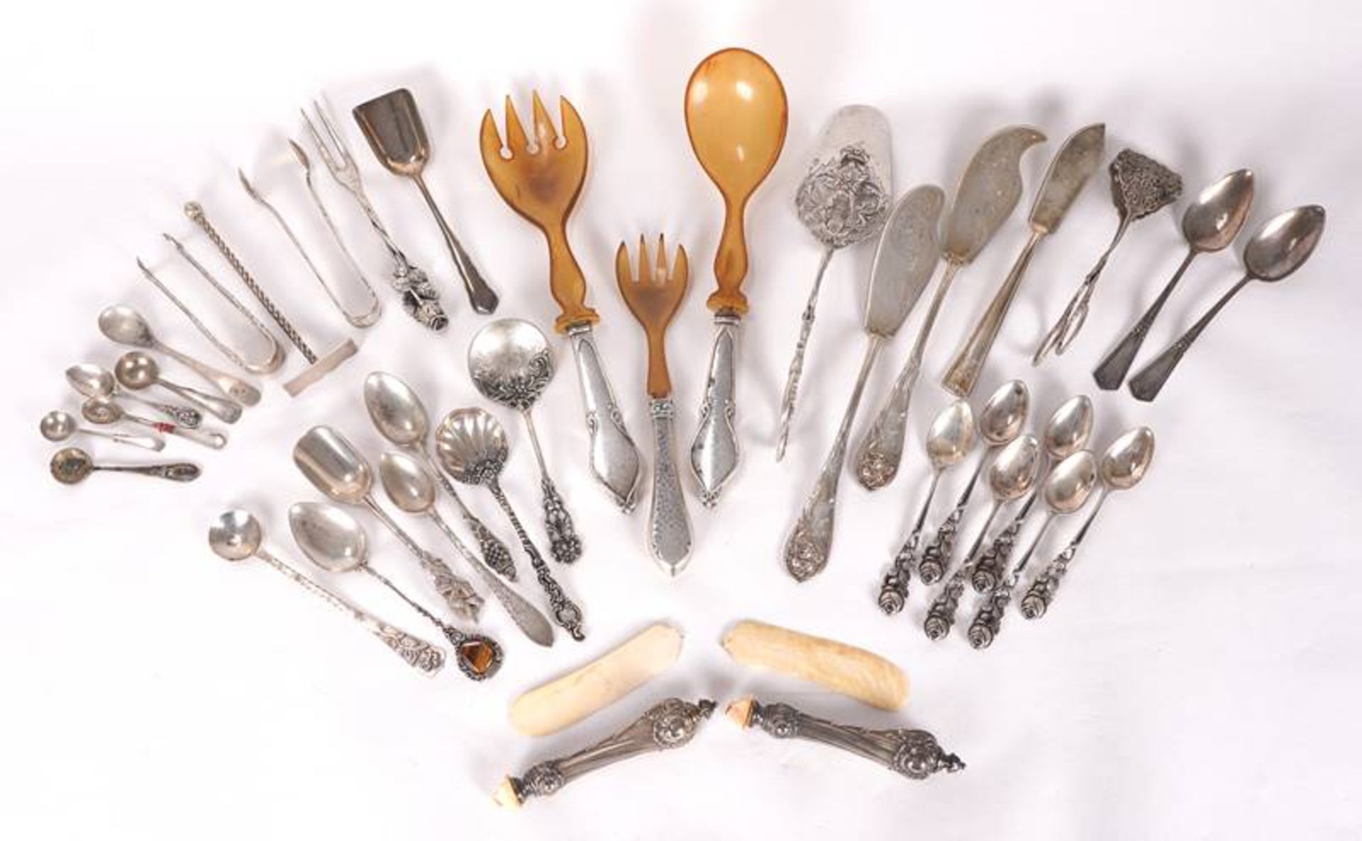 Convolute of silver cutlery