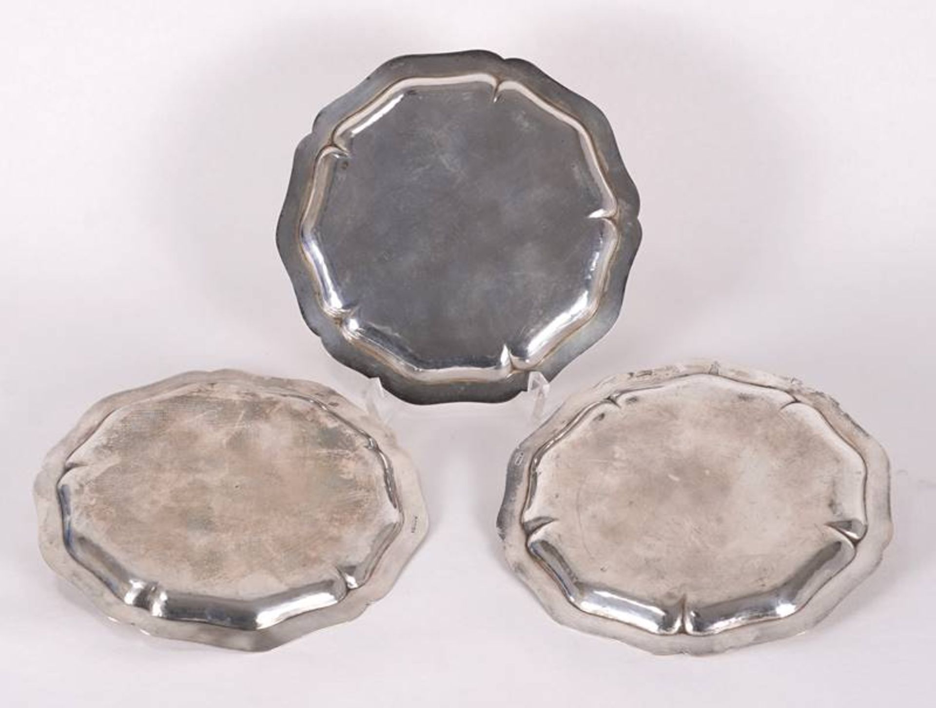 Drei Silberteller - Bild 2 aus 3