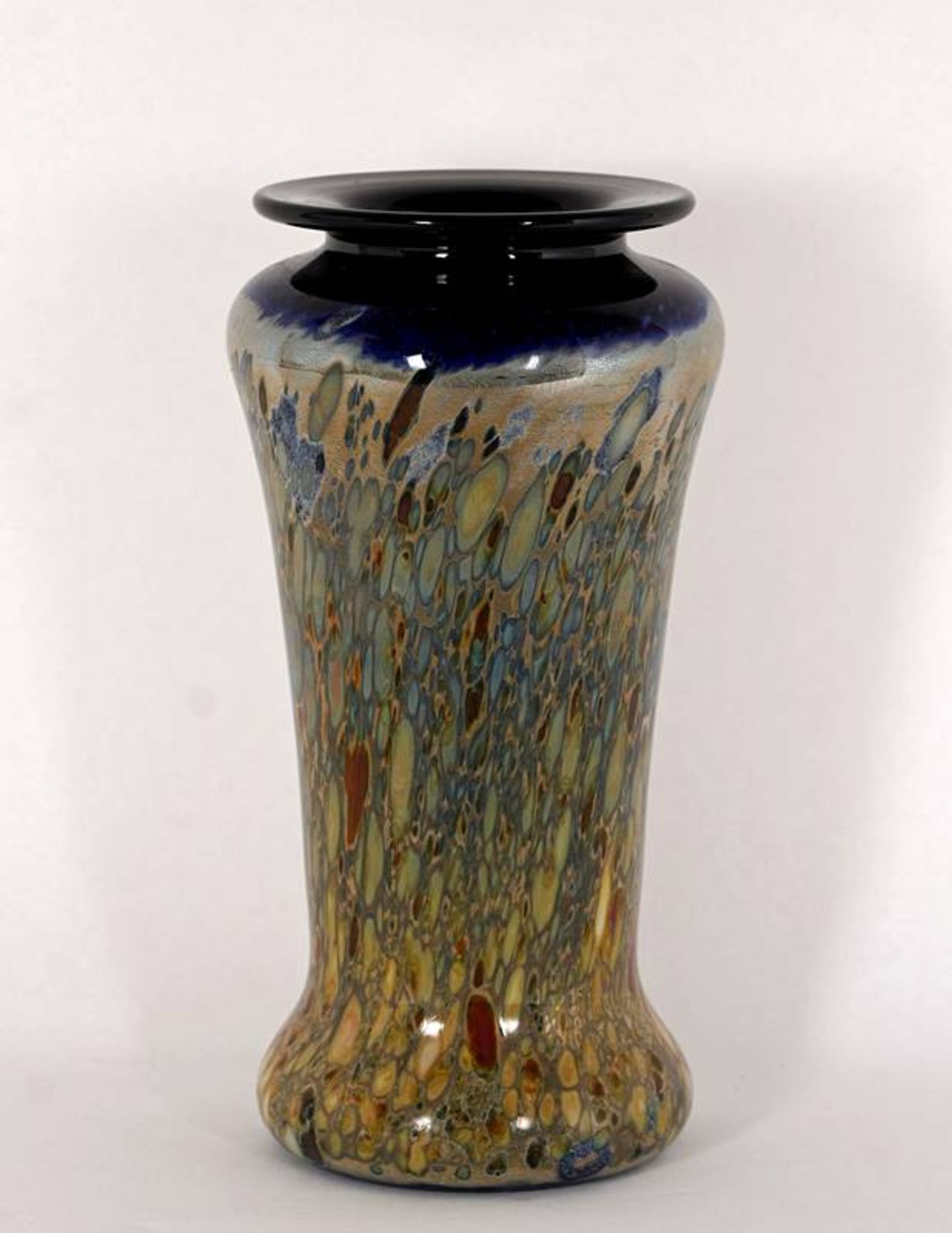 Glass vase - Image 2 of 3