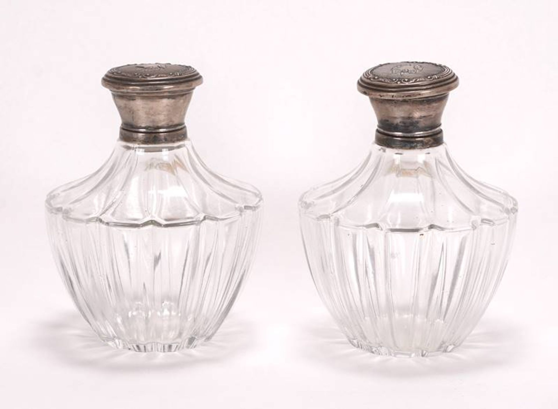 Pair of flasks - Image 2 of 5