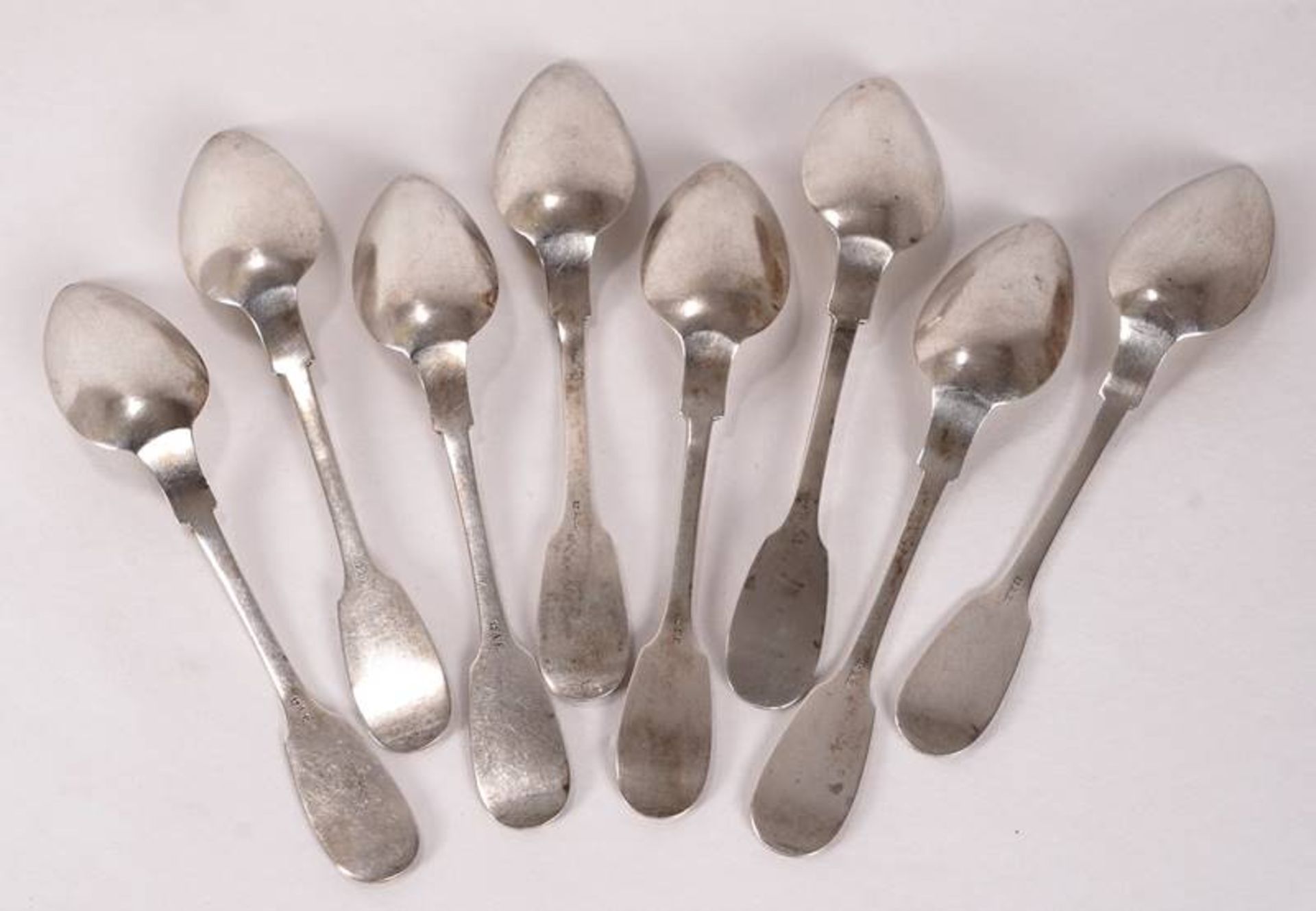 8 dessert spoons - Image 2 of 4