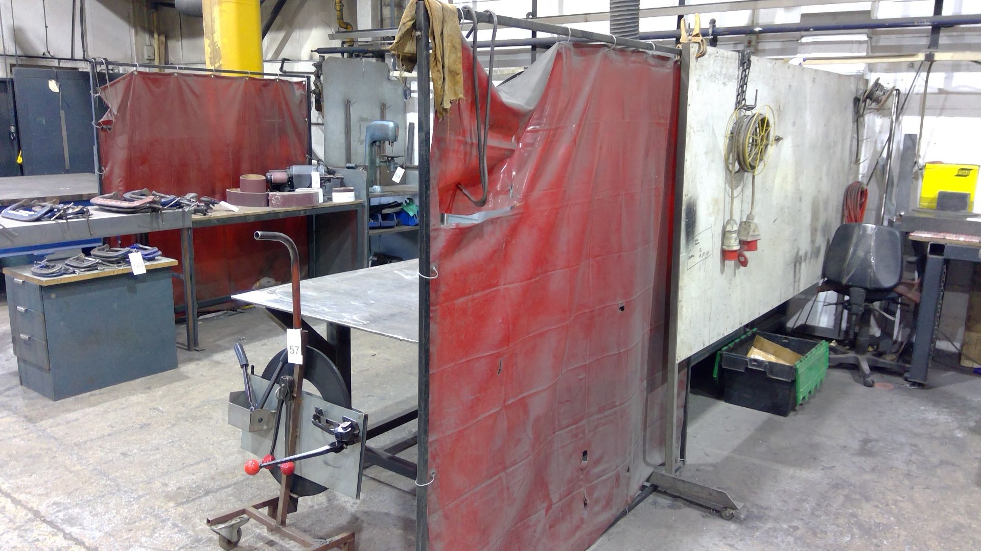 Assorted welding screens - Image 2 of 2