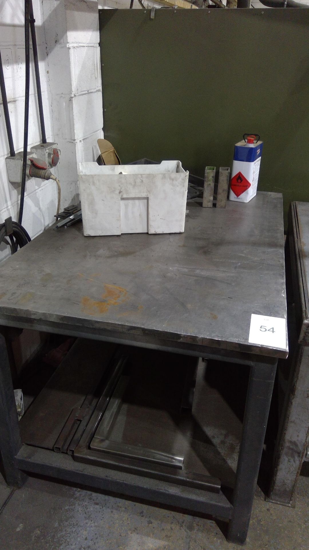 Steel workbench approx 1.5m x 1m