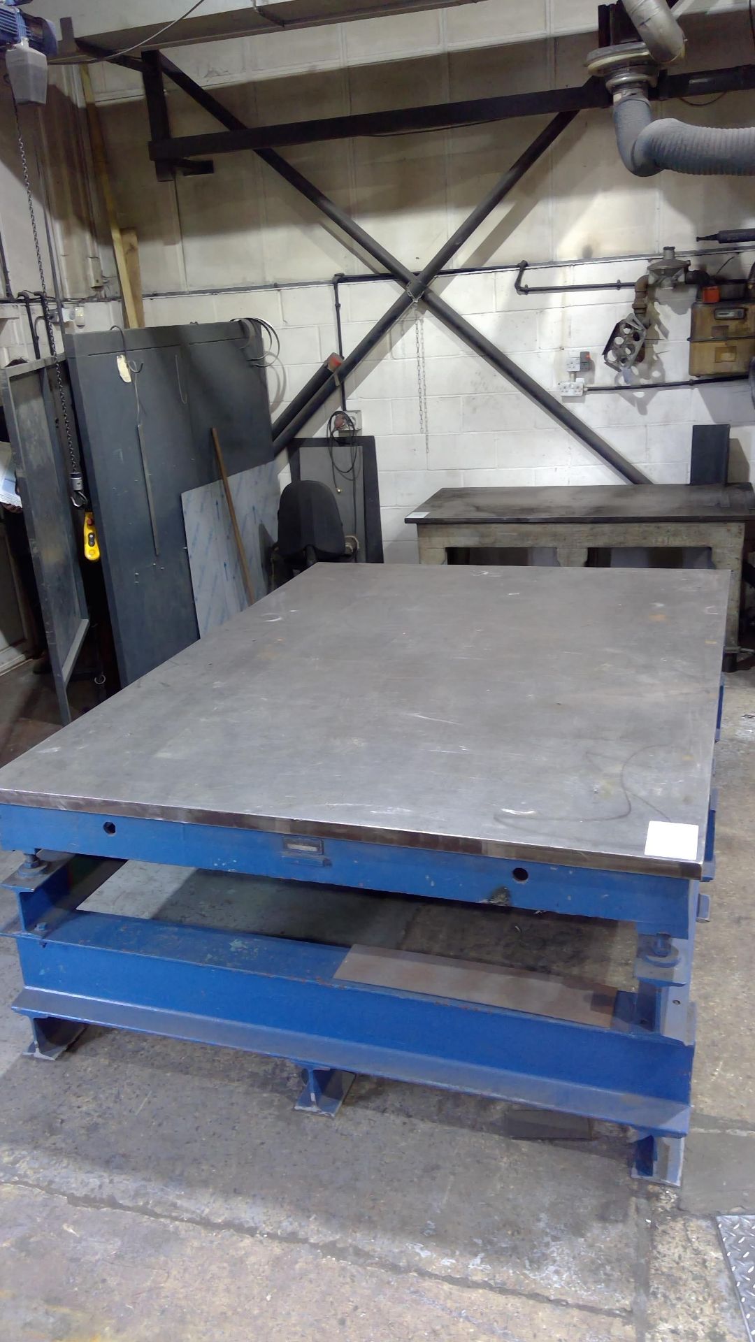 Heavy duty adjustable surface table approx 2.44m x 1.83m