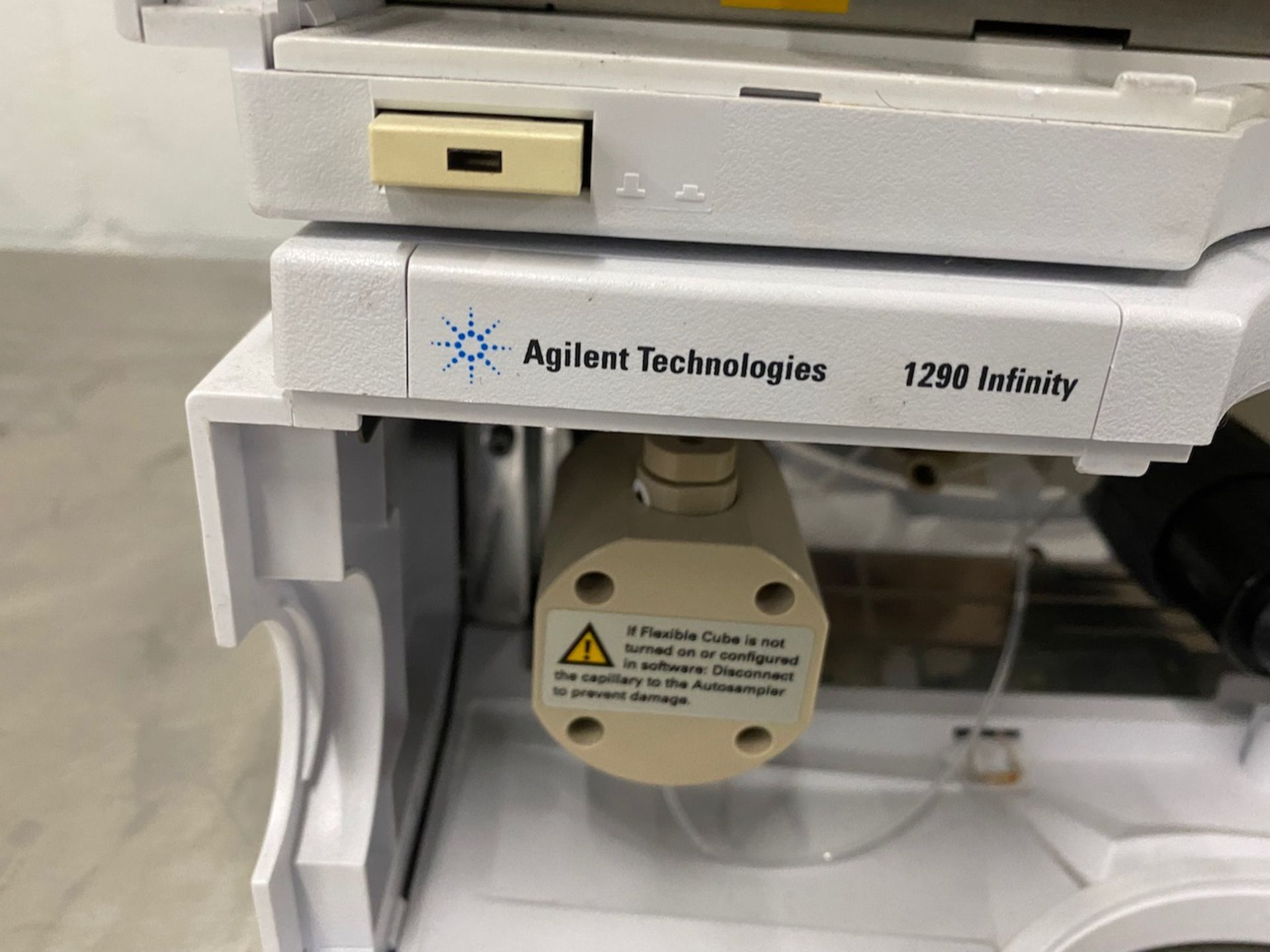 Agilent HPLC - Image 8 of 10