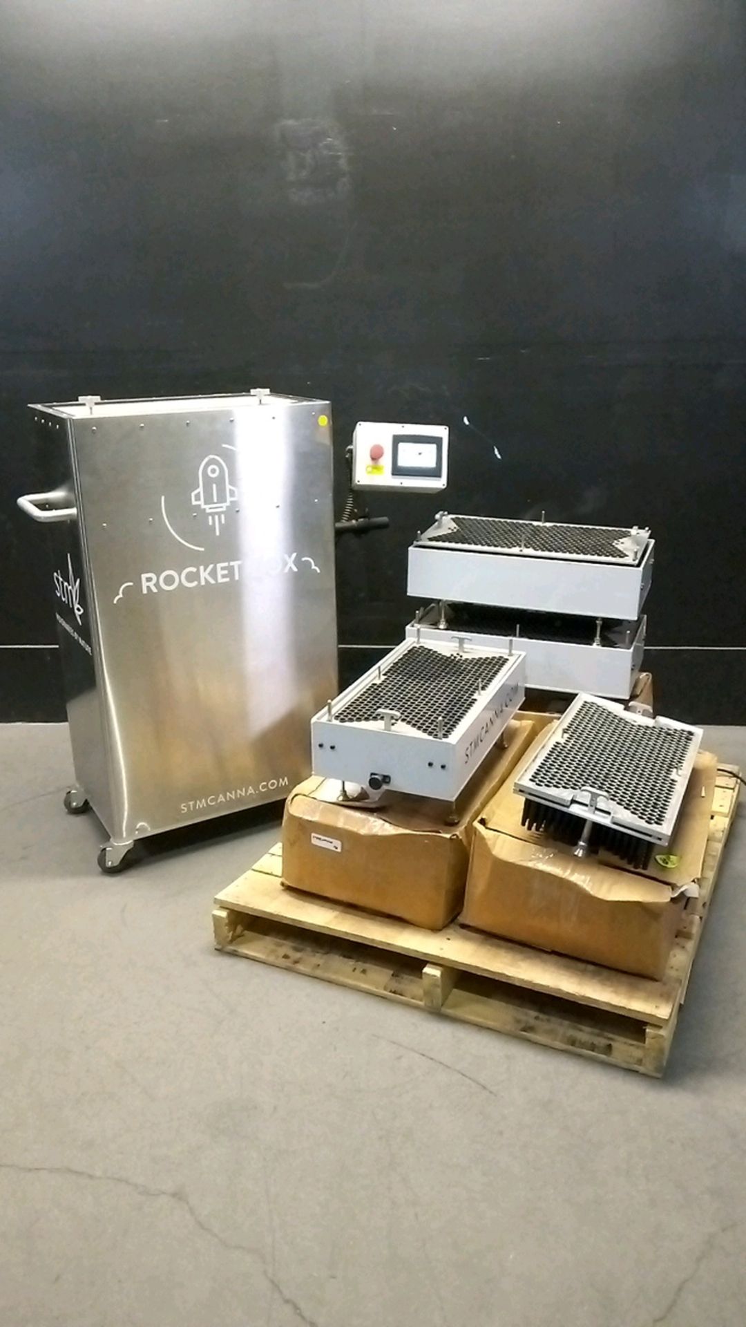 STM RocketBox Pre-Roll Machine