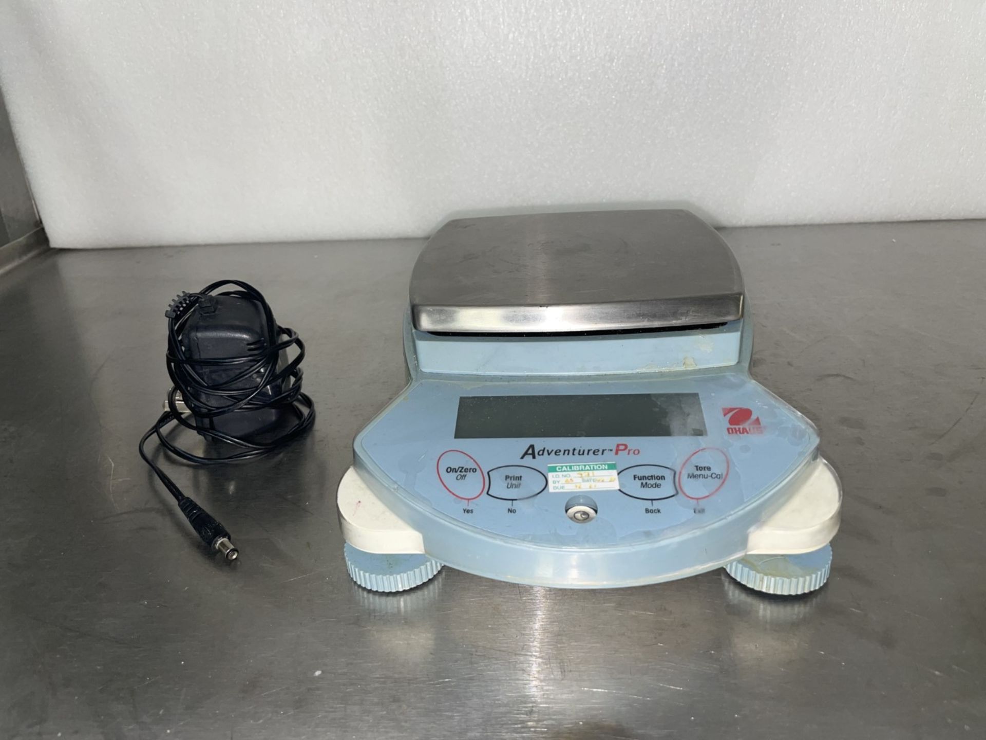 Ohaus Adventurer Pro Electronic Balance, Model AV8101