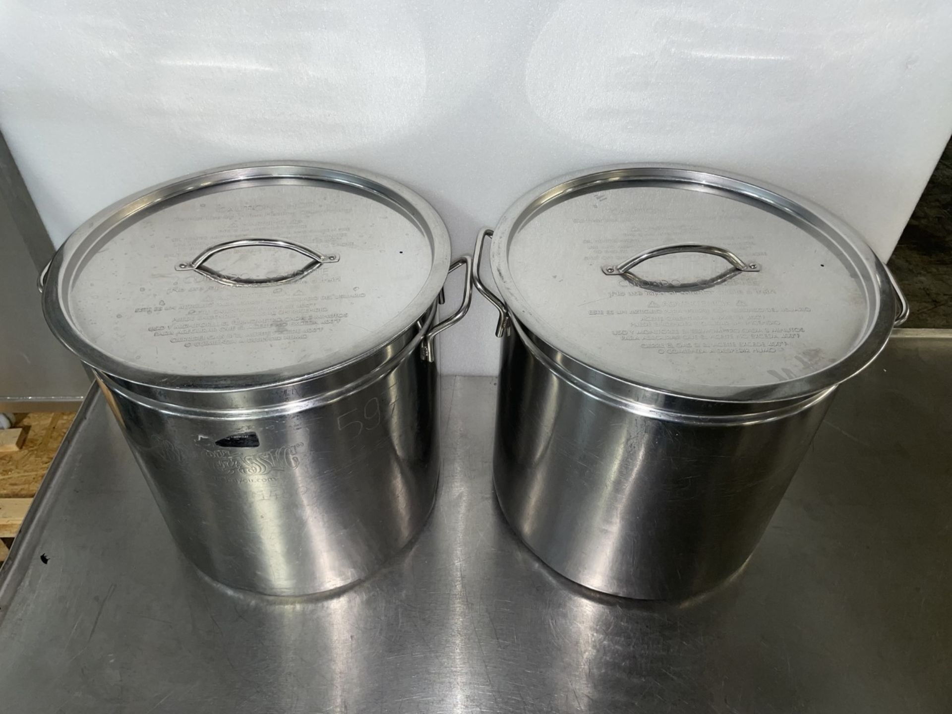 Lot of Stainless Steel Stock Pots, with Lids - Image 2 of 3