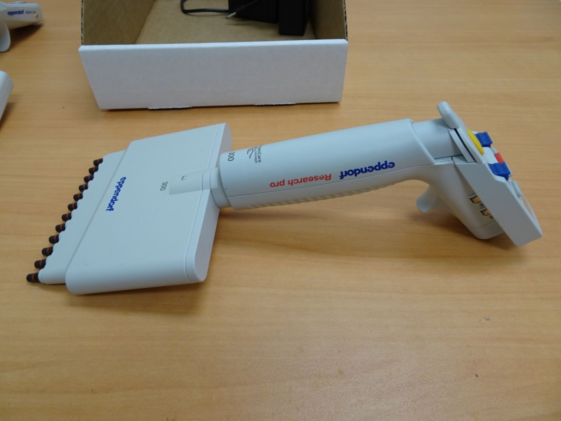 (2) Eppendorf 300 Multi Channel pipettes - Image 6 of 9
