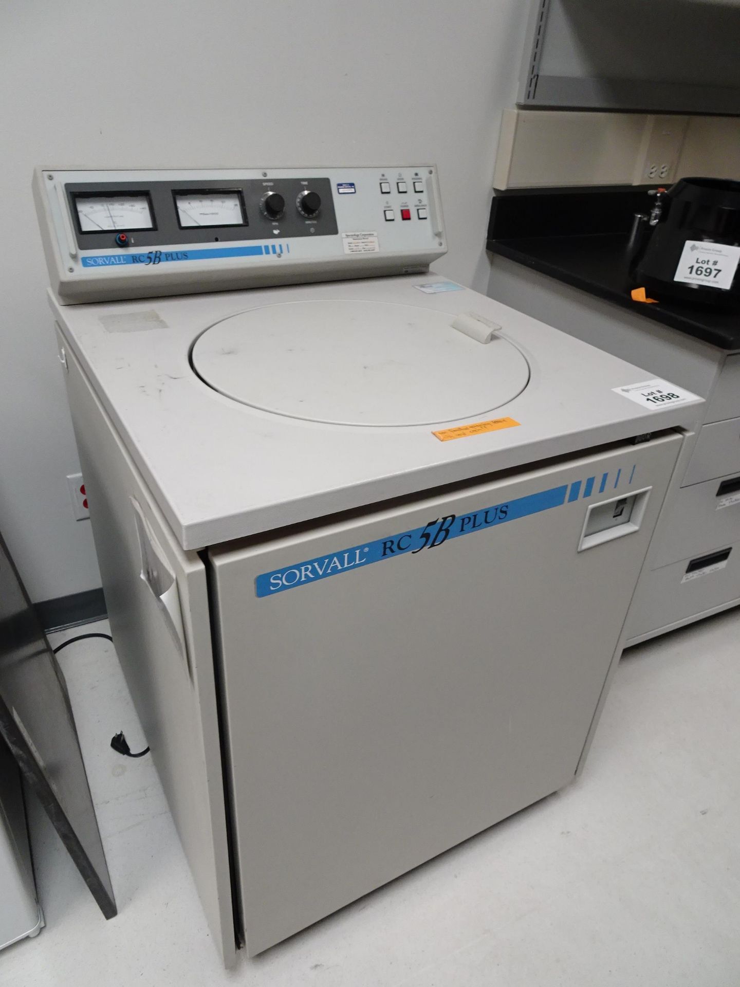 Centrifuge - Image 13 of 14